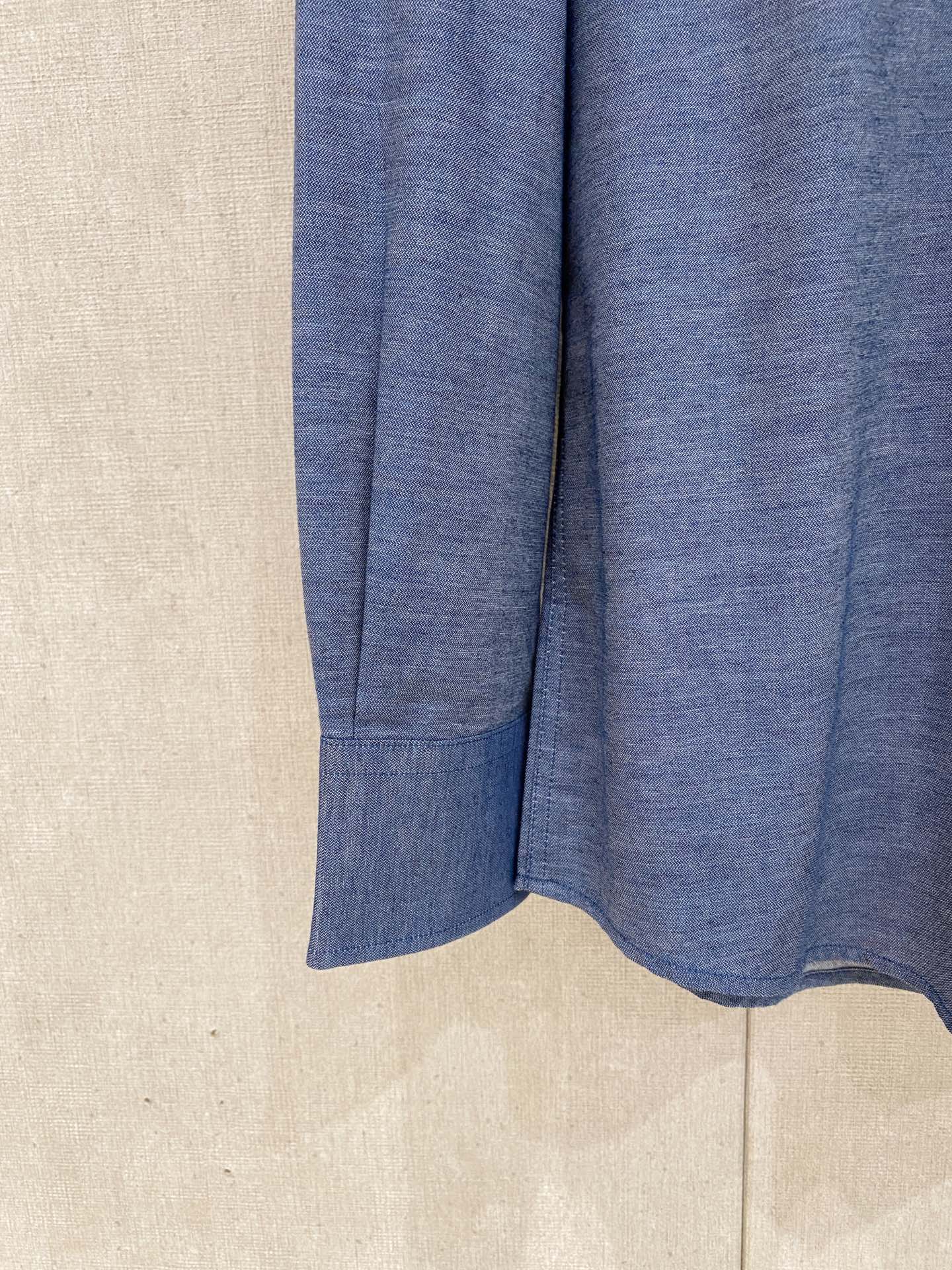 🌾退换🔥 强势上新，新款不断！！！新款衬衫，高级面料高级做工，顶级品质！！！S一XXLS穿125左右m穿