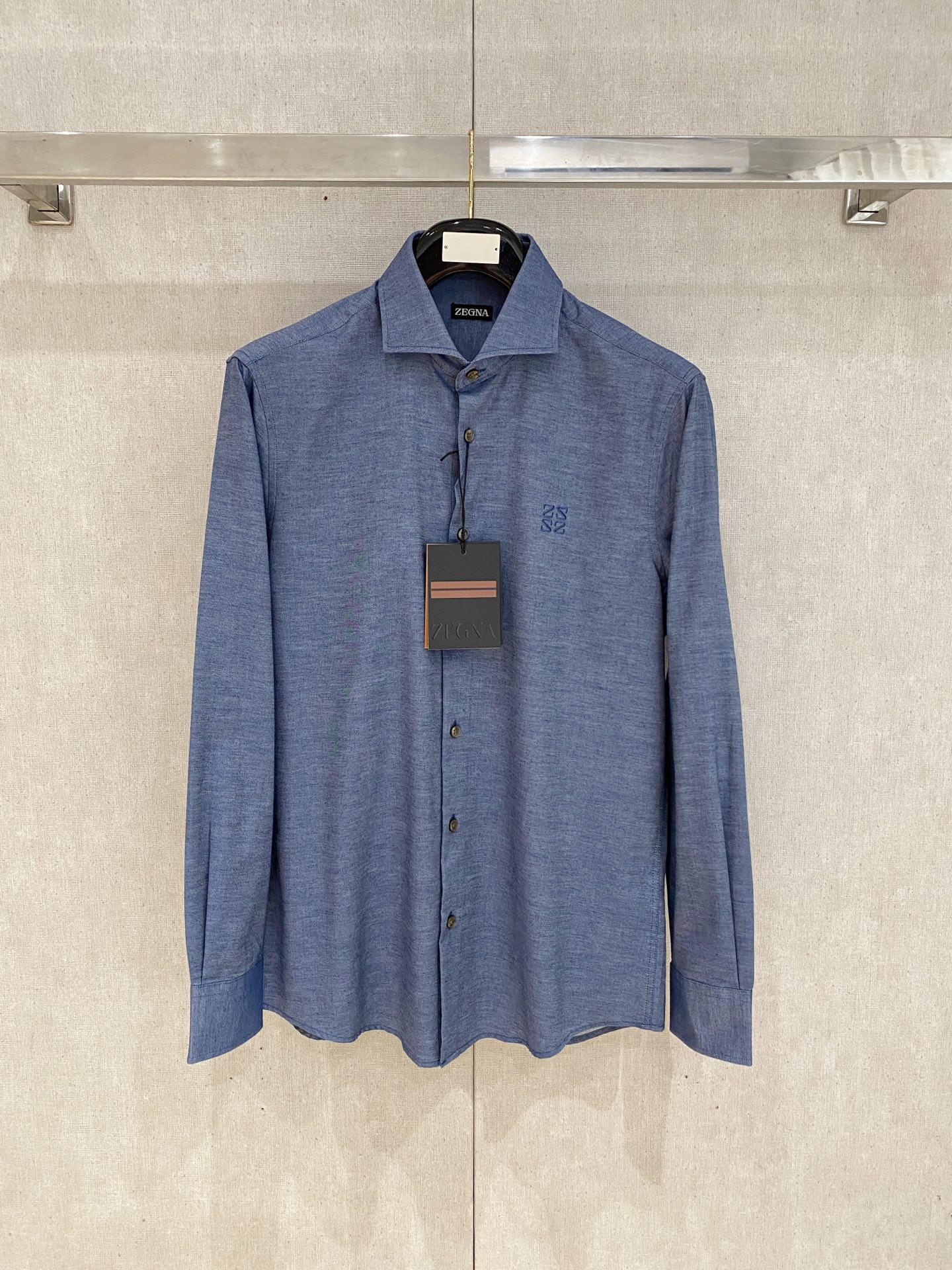 🌾退换🔥 强势上新，新款不断！！！新款衬衫，高级面料高级做工，顶级品质！！！S一XXLS穿125左右m穿