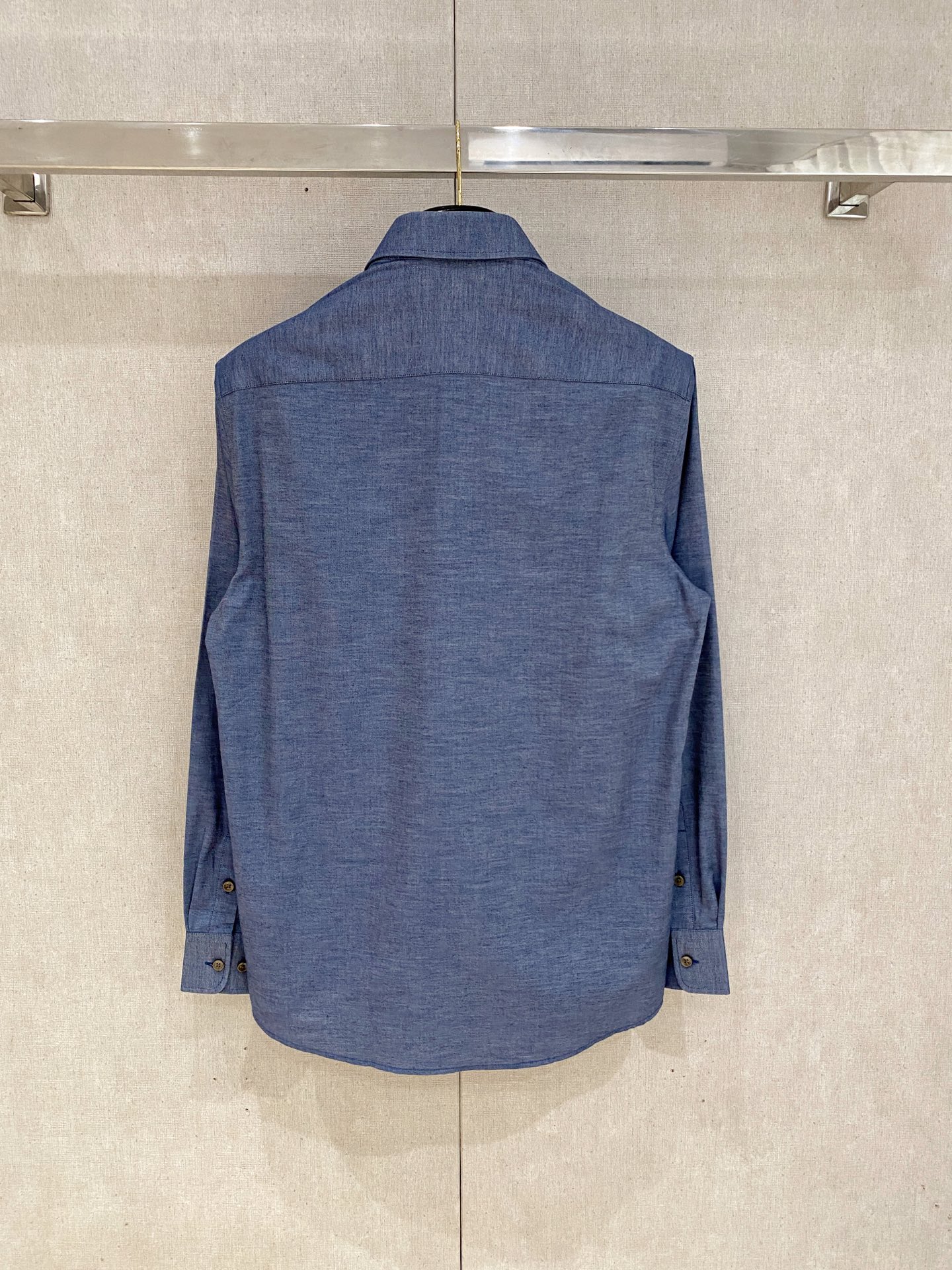 🌾退换🔥 强势上新，新款不断！！！新款衬衫，高级面料高级做工，顶级品质！！！S一XXLS穿125左右m穿