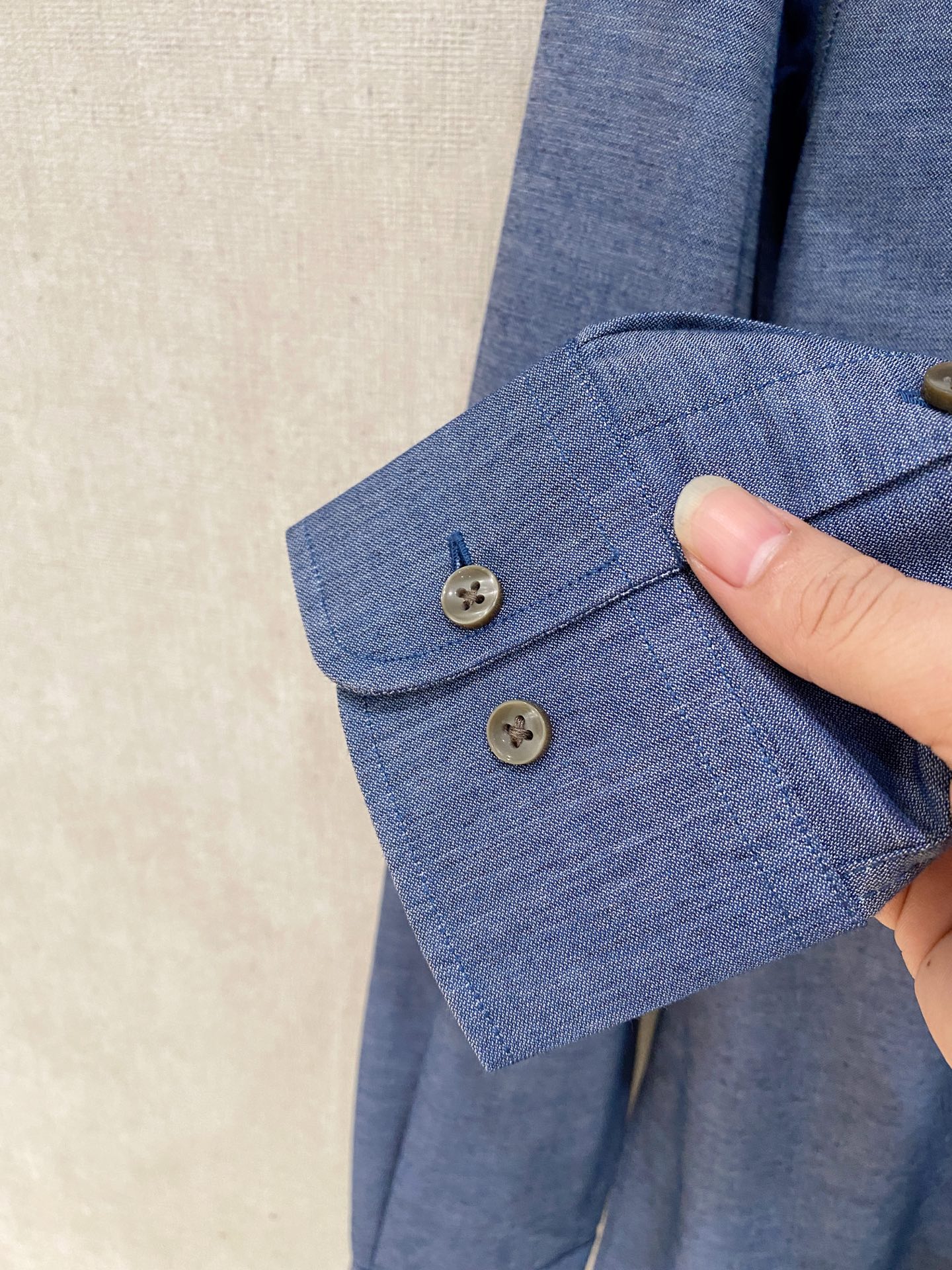 🌾退换🔥 强势上新，新款不断！！！新款衬衫，高级面料高级做工，顶级品质！！！S一XXLS穿125左右m穿