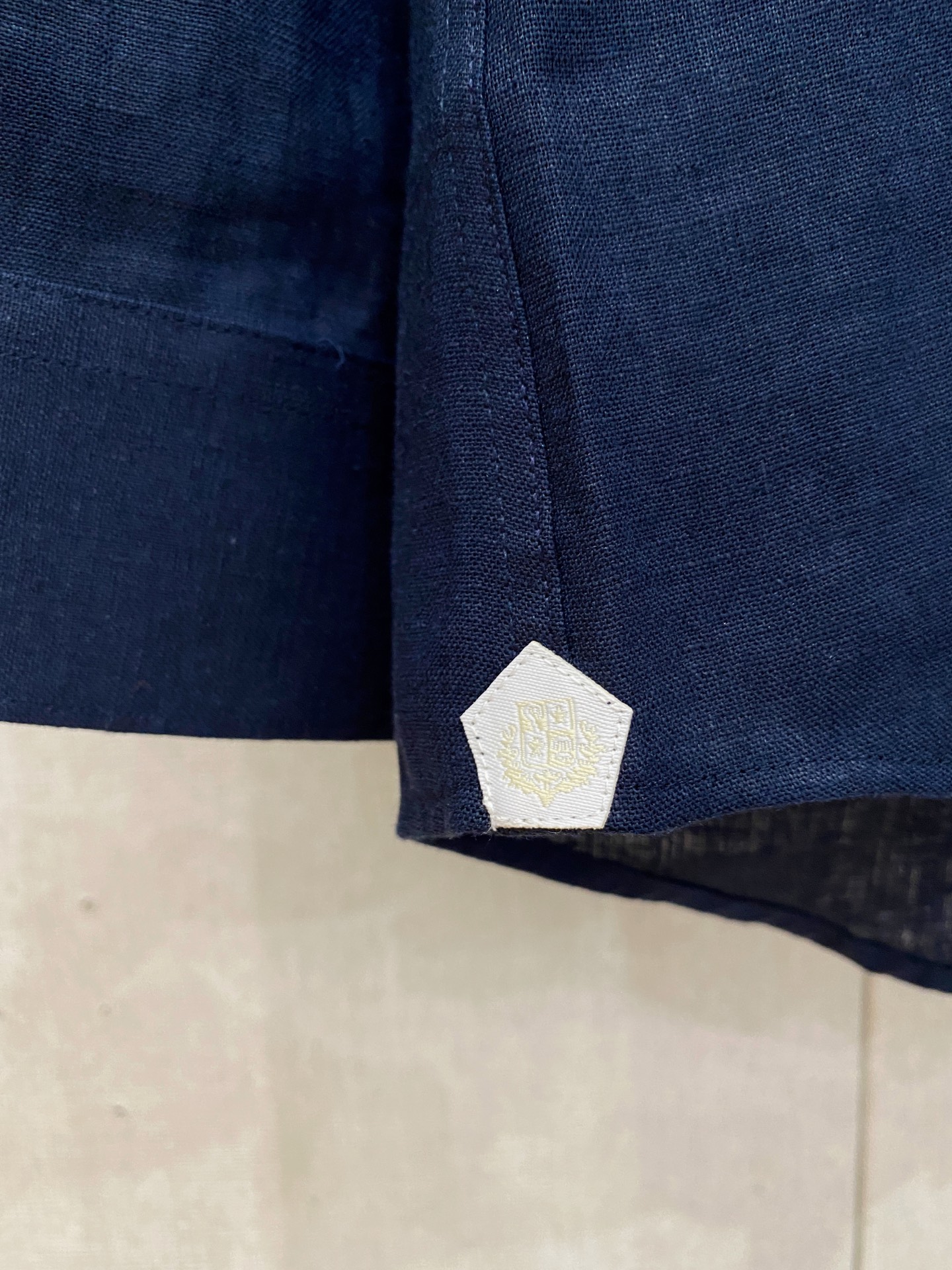 🌾退换🔥史诗级别的亚麻衬衫，独家巨献，胸前刺绣logo多色入荷。原汁原味100%亚麻面料衬衫，麻料以其独