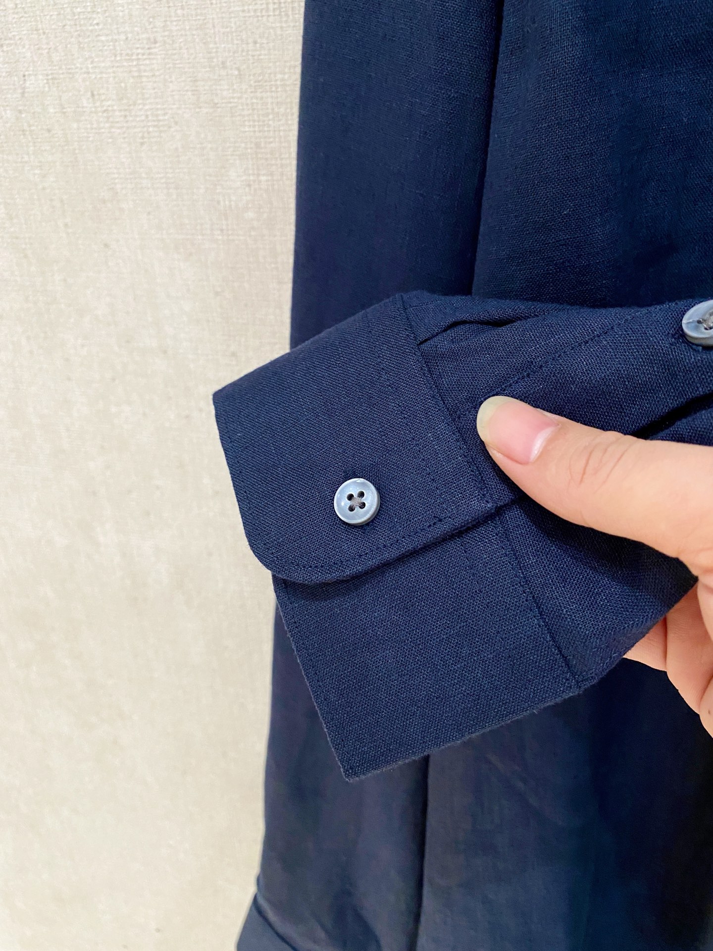 🌾退换🔥史诗级别的亚麻衬衫，独家巨献，胸前刺绣logo多色入荷。原汁原味100%亚麻面料衬衫，麻料以其独