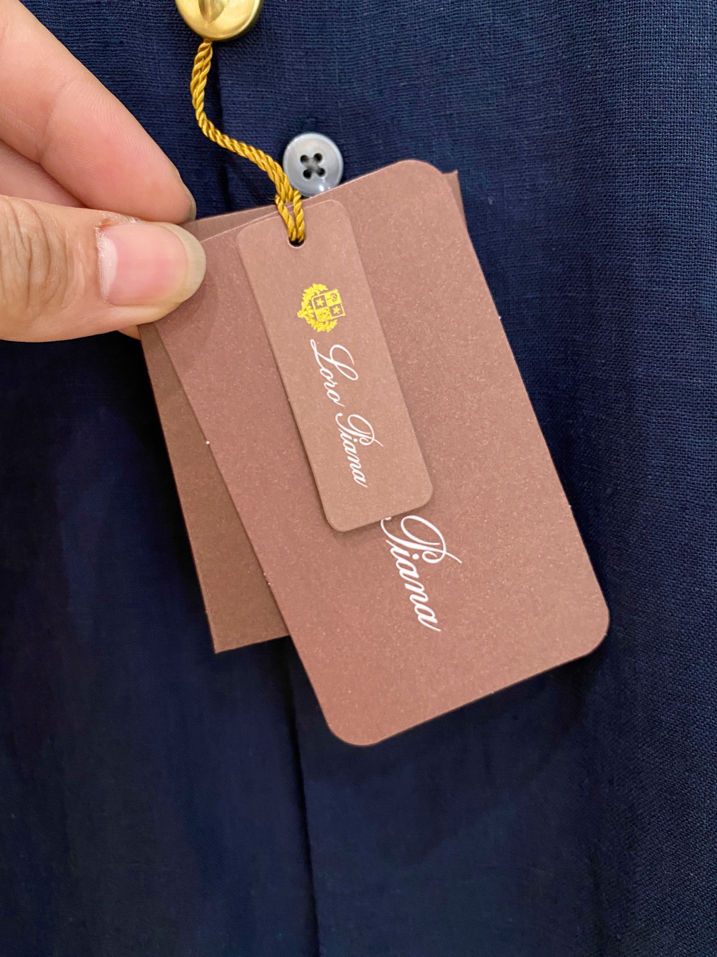 🌾退换🔥史诗级别的亚麻衬衫，独家巨献，胸前刺绣logo多色入荷。原汁原味100%亚麻面料衬衫，麻料以其独