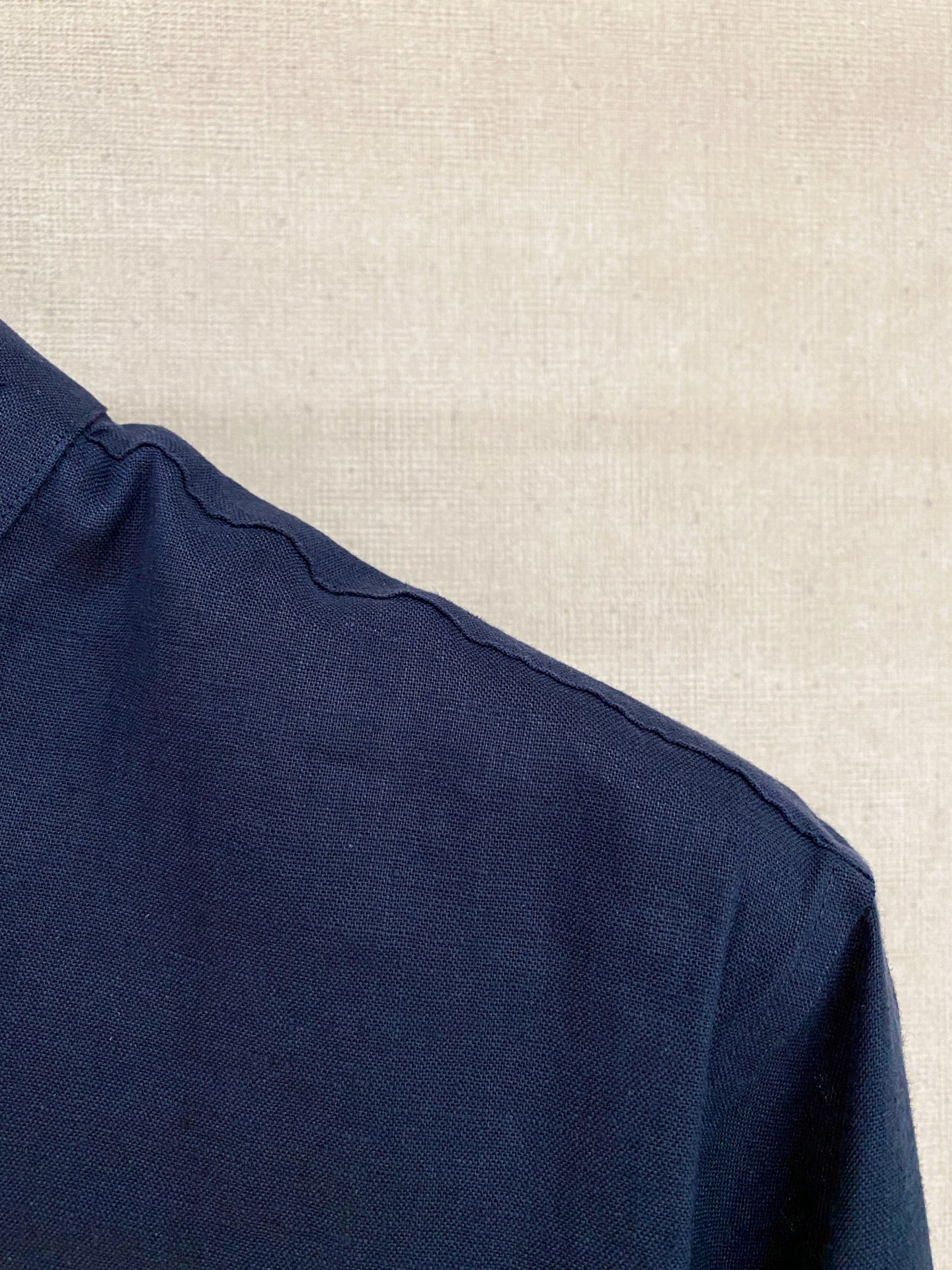 🌾退换🔥史诗级别的亚麻衬衫，独家巨献，胸前刺绣logo多色入荷。原汁原味100%亚麻面料衬衫，麻料以其独