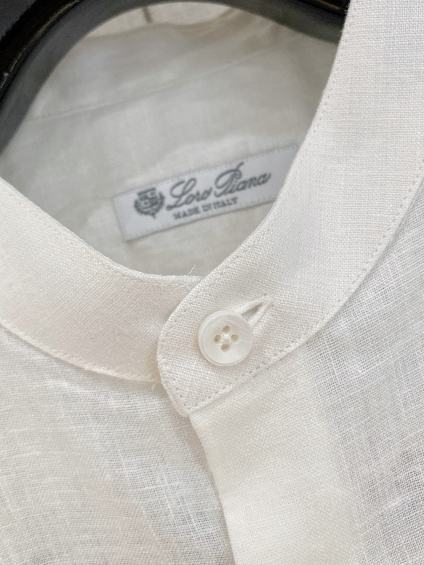 🌾退换🔥史诗级别的亚麻衬衫，独家巨献，胸前刺绣logo多色入荷。原汁原味100%亚麻面料衬衫，麻料以其独