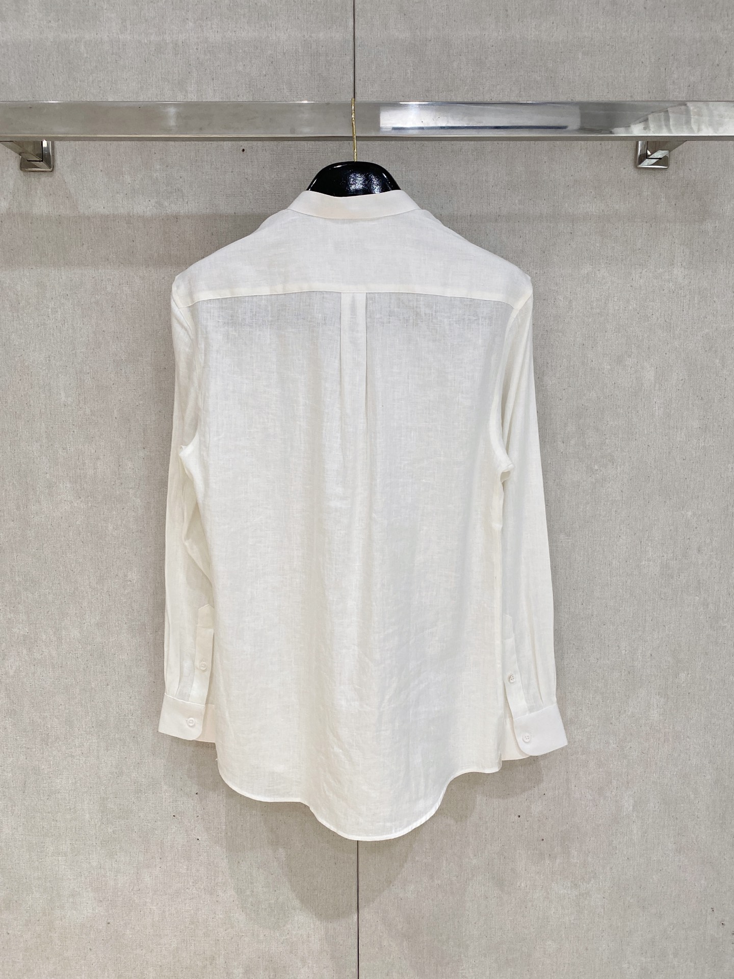 🌾退换🔥史诗级别的亚麻衬衫，独家巨献，胸前刺绣logo多色入荷。原汁原味100%亚麻面料衬衫，麻料以其独