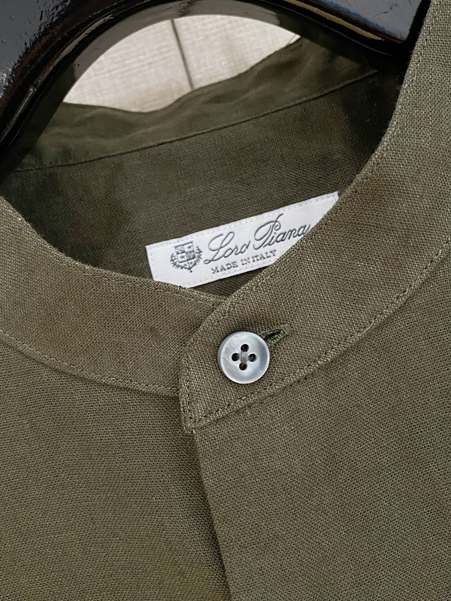 🌾退换🔥史诗级别的亚麻衬衫，独家巨献，胸前刺绣logo多色入荷。原汁原味100%亚麻面料衬衫，麻料以其独