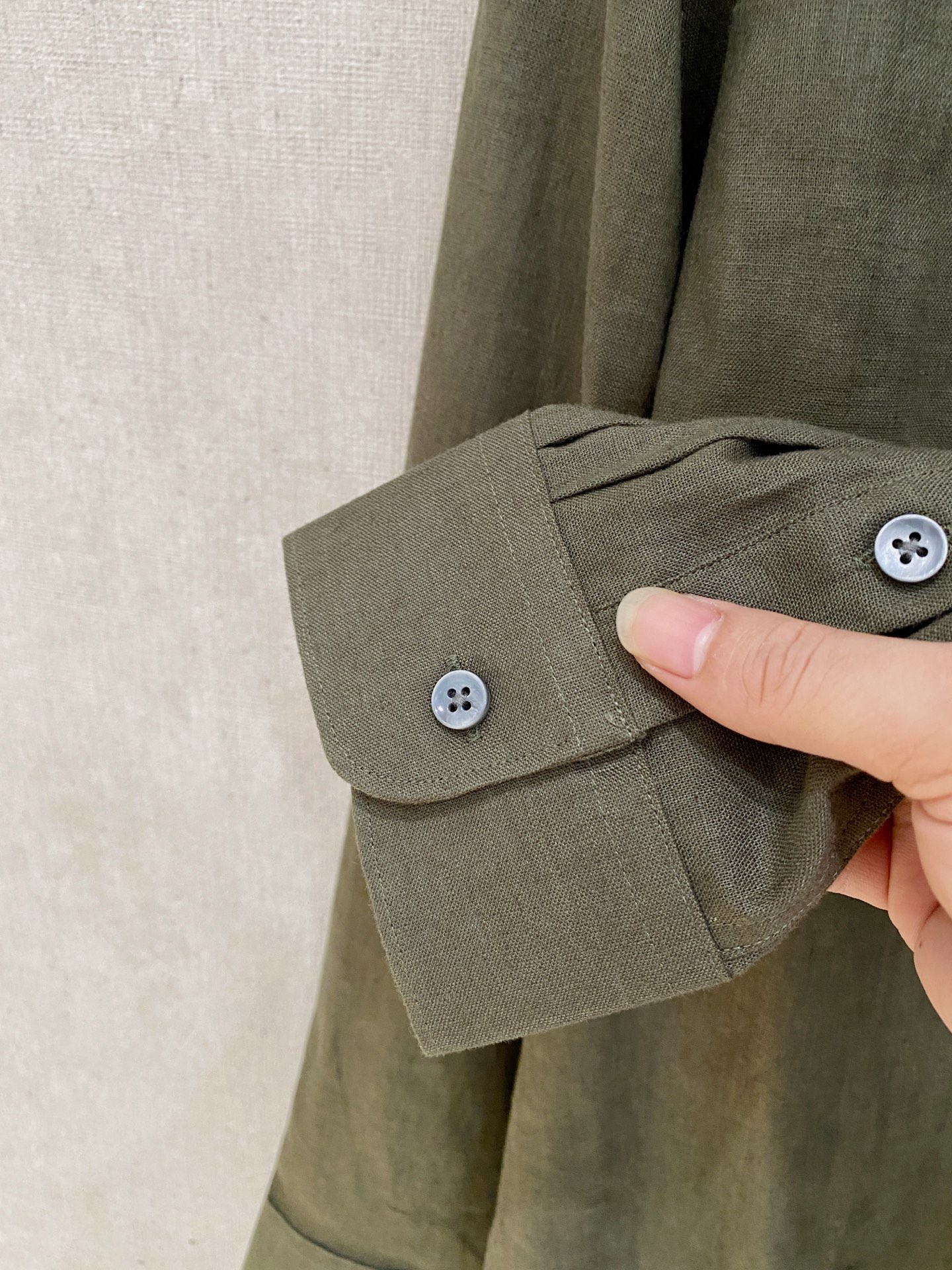 🌾退换🔥史诗级别的亚麻衬衫，独家巨献，胸前刺绣logo多色入荷。原汁原味100%亚麻面料衬衫，麻料以其独