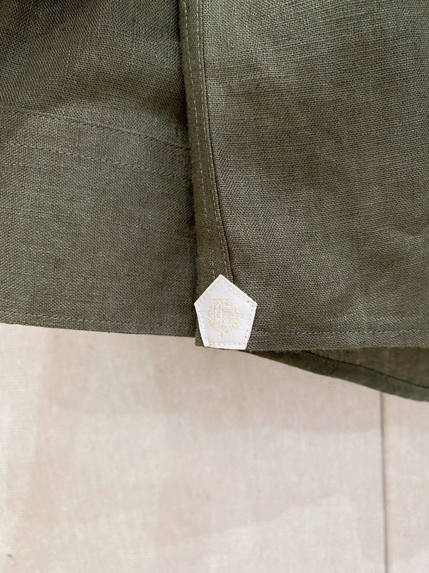 🌾退换🔥史诗级别的亚麻衬衫，独家巨献，胸前刺绣logo多色入荷。原汁原味100%亚麻面料衬衫，麻料以其独