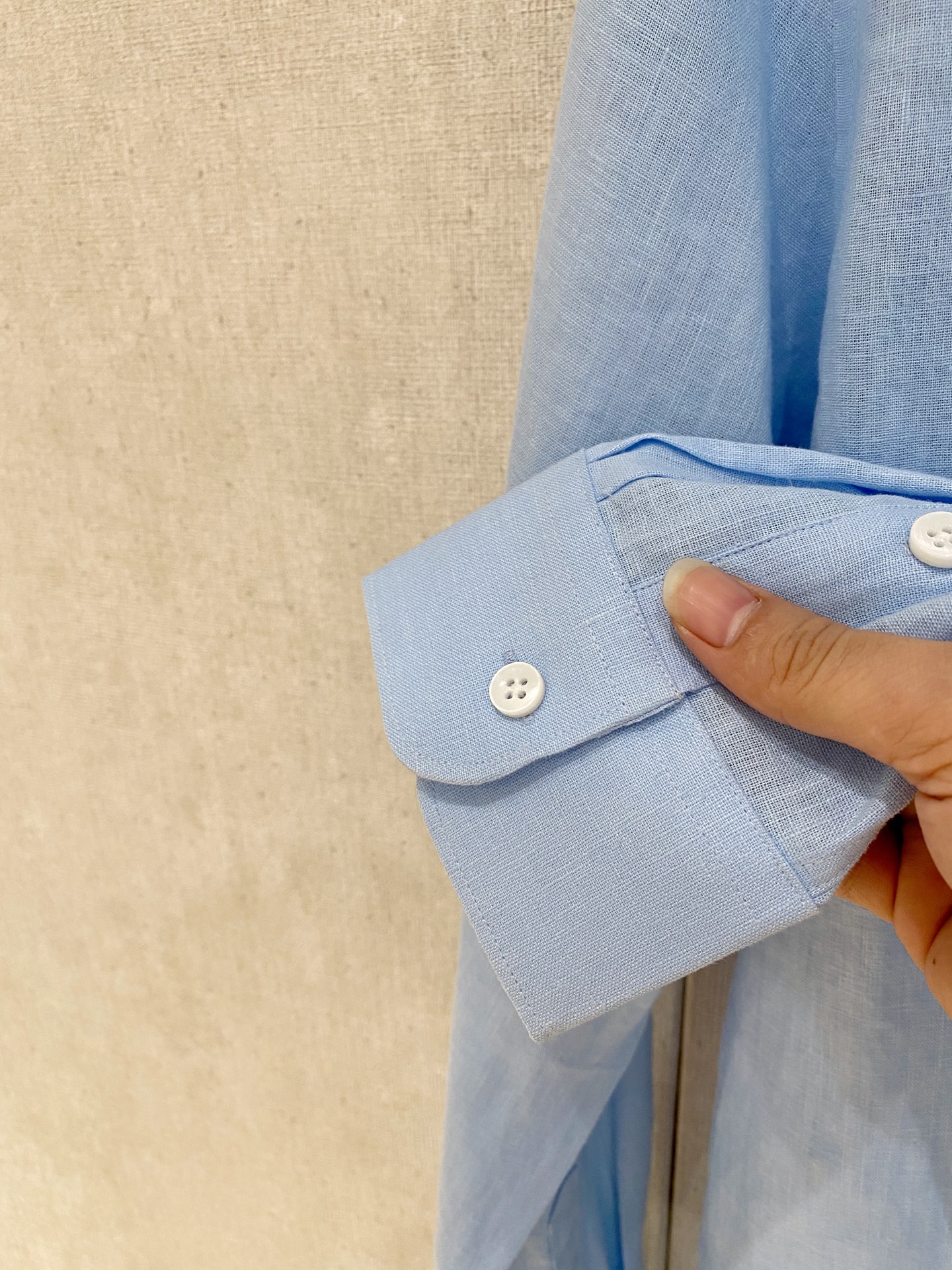 🌾退换🔥史诗级别的亚麻衬衫，独家巨献，胸前刺绣logo多色入荷。原汁原味100%亚麻面料衬衫，麻料以其独