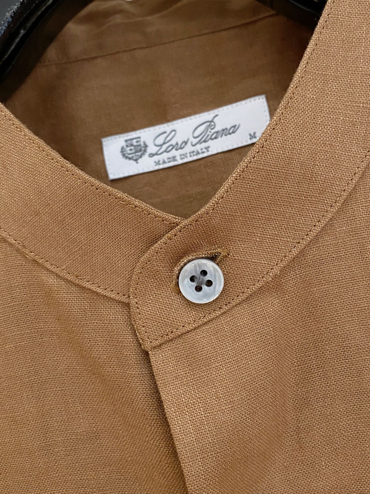 🌾退换🔥史诗级别的亚麻衬衫，独家巨献，胸前刺绣logo多色入荷。原汁原味100%亚麻面料衬衫，麻料以其独