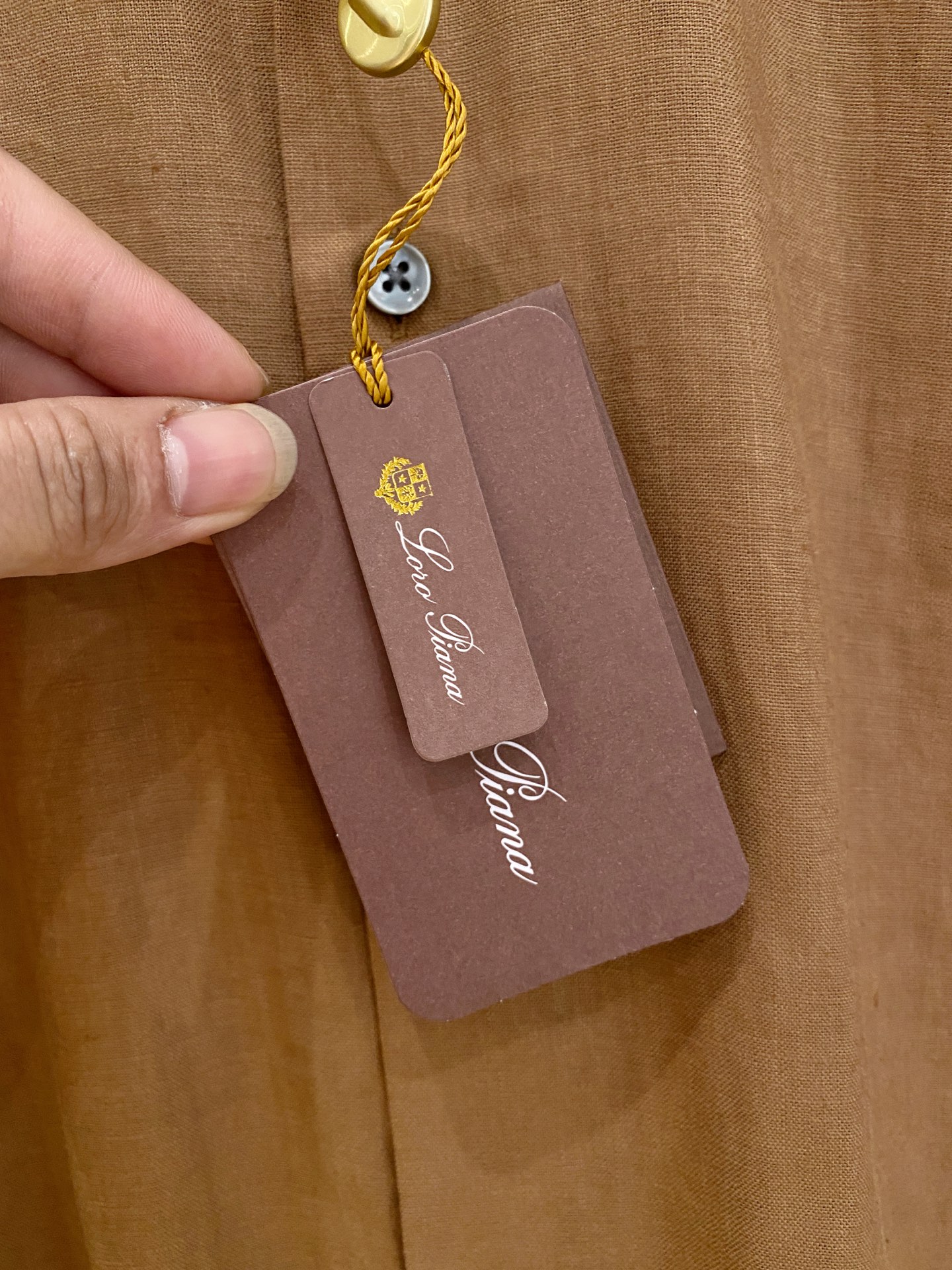 🌾退换🔥史诗级别的亚麻衬衫，独家巨献，胸前刺绣logo多色入荷。原汁原味100%亚麻面料衬衫，麻料以其独