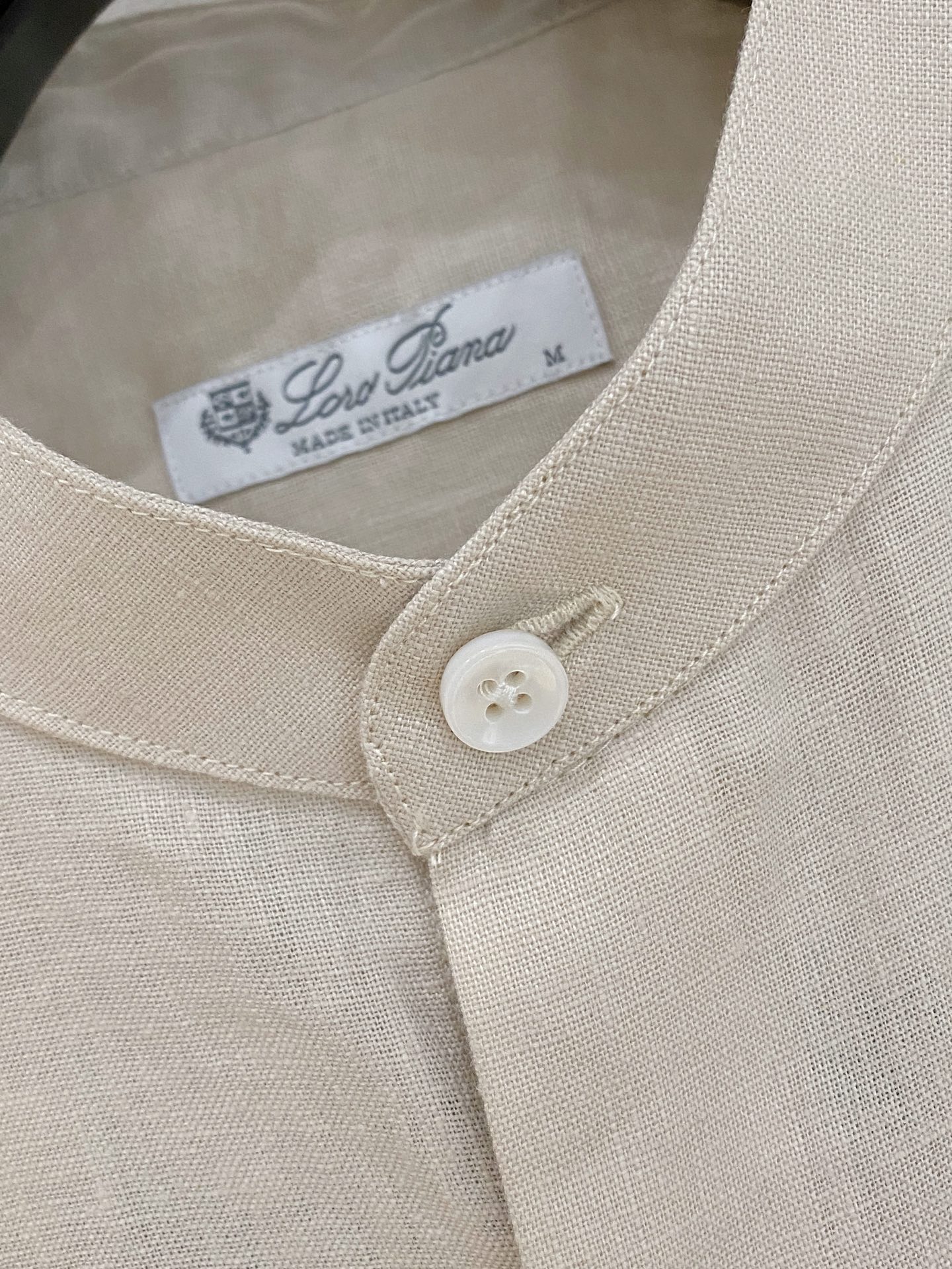 🌾退换🔥史诗级别的亚麻衬衫，独家巨献，胸前刺绣logo多色入荷。原汁原味100%亚麻面料衬衫，麻料以其独