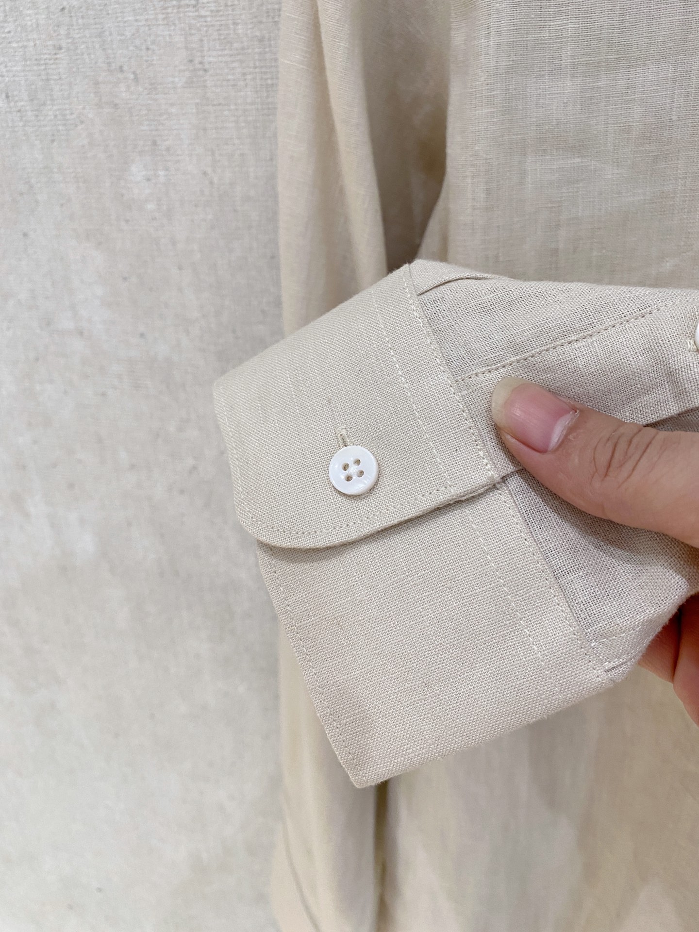 🌾退换🔥史诗级别的亚麻衬衫，独家巨献，胸前刺绣logo多色入荷。原汁原味100%亚麻面料衬衫，麻料以其独