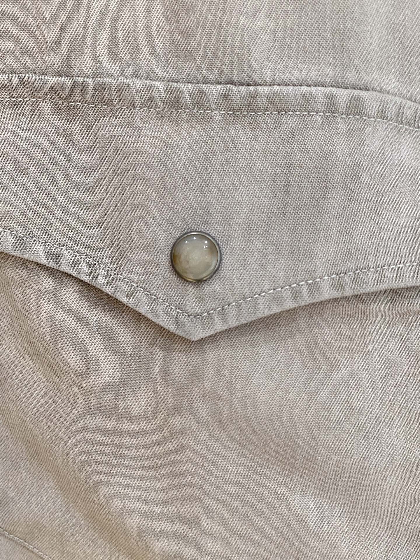 🌾退换🔥 强势上新，新款不断！！！新款衬衫，高级面料高级做工，顶级品质！！！S一XXLS穿125左右m穿