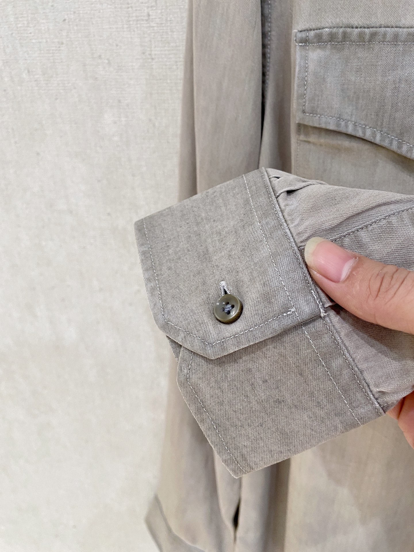 🌾退换🔥 强势上新，新款不断！！！新款衬衫，高级面料高级做工，顶级品质！！！S一XXLS穿125左右m穿