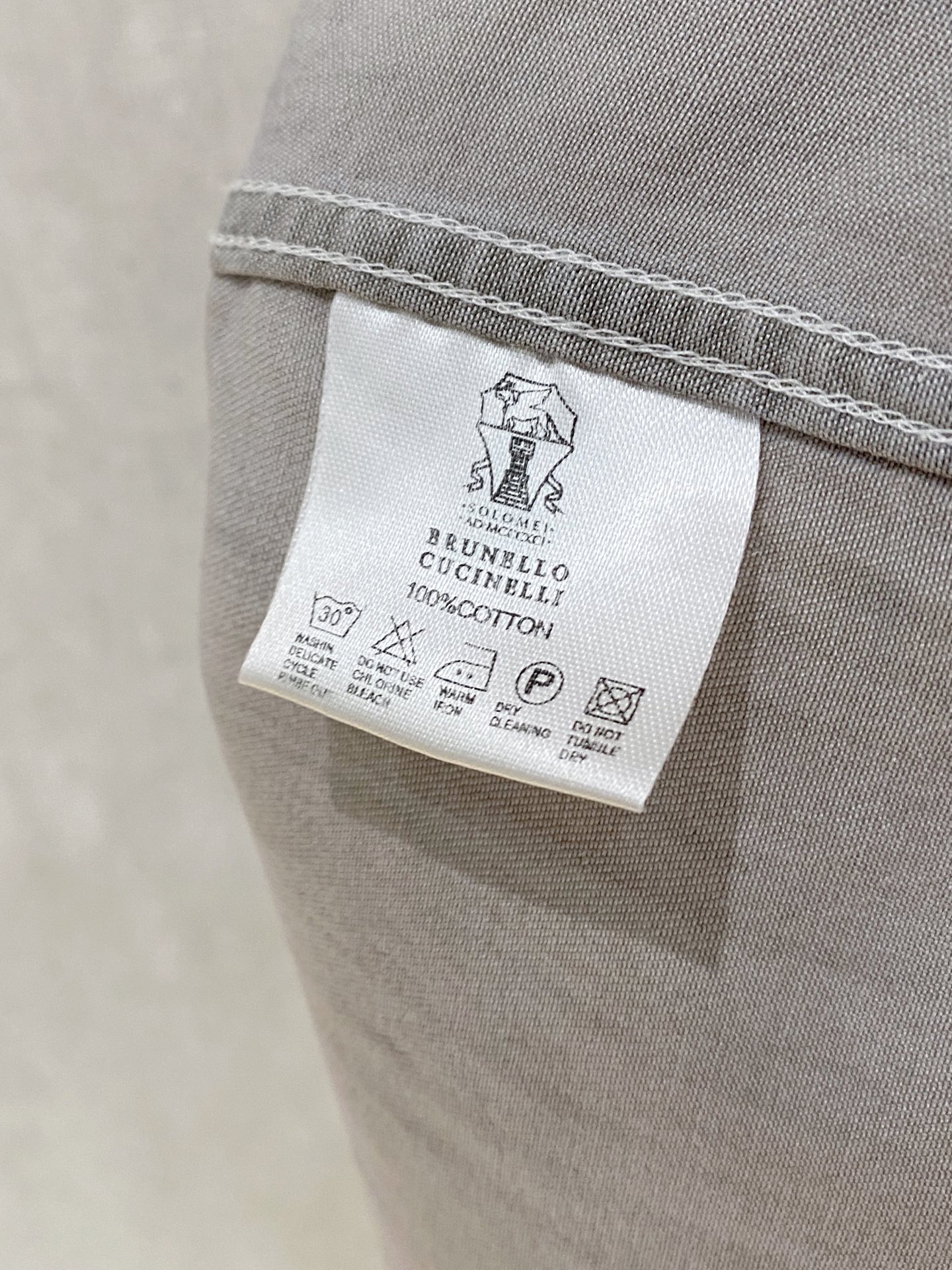 🌾退换🔥 强势上新，新款不断！！！新款衬衫，高级面料高级做工，顶级品质！！！S一XXLS穿125左右m穿