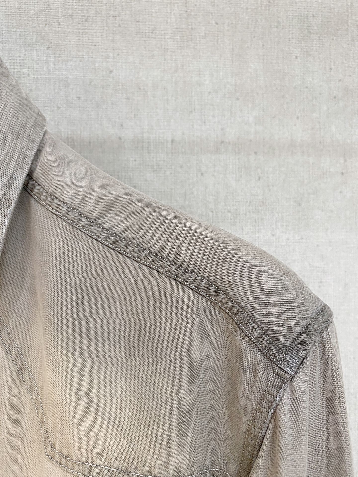 🌾退换🔥 强势上新，新款不断！！！新款衬衫，高级面料高级做工，顶级品质！！！S一XXLS穿125左右m穿