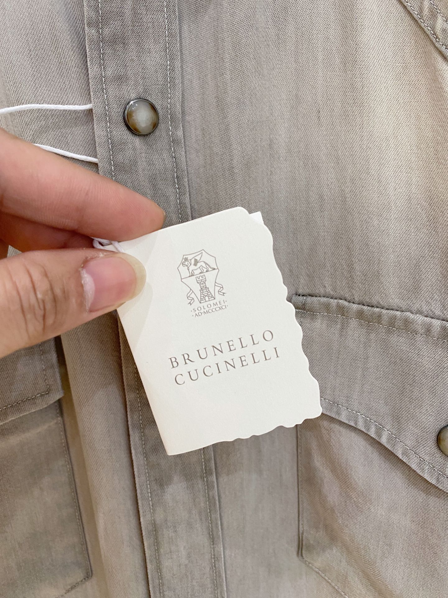 🌾退换🔥 强势上新，新款不断！！！新款衬衫，高级面料高级做工，顶级品质！！！S一XXLS穿125左右m穿