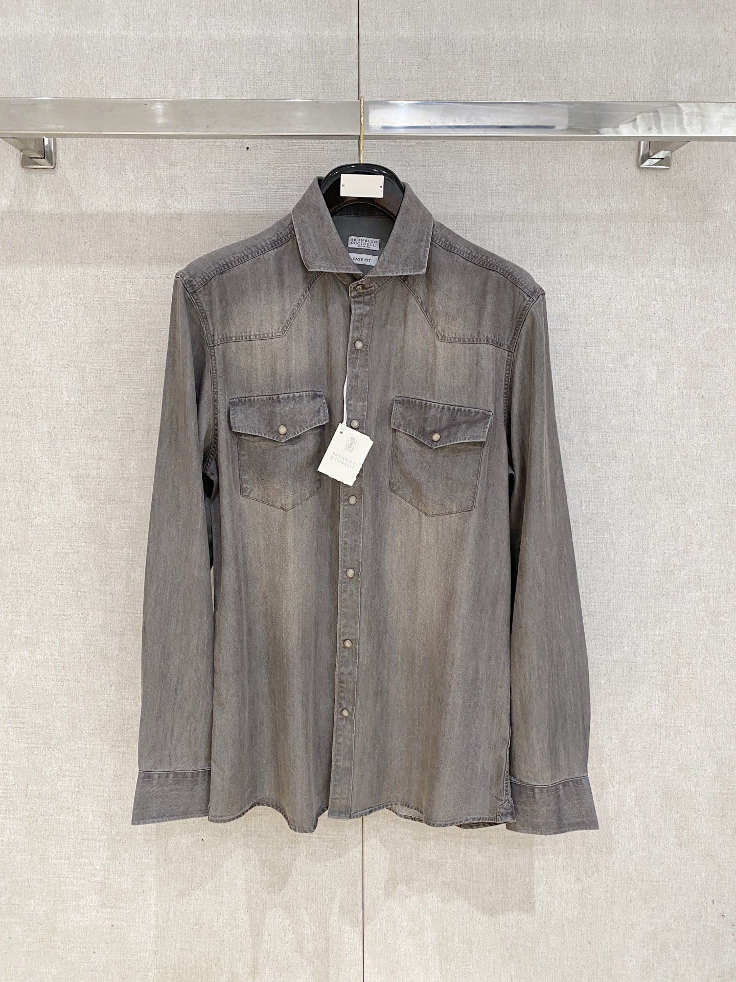 🌾退换🔥 强势上新，新款不断！！！新款衬衫，高级面料高级做工，顶级品质！！！S一XXLS穿125左右m穿