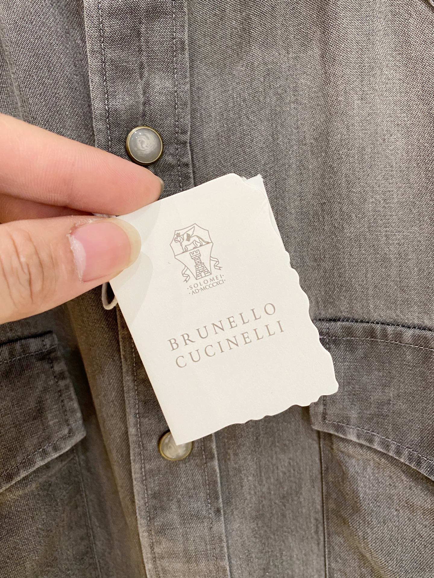 🌾退换🔥 强势上新，新款不断！！！新款衬衫，高级面料高级做工，顶级品质！！！S一XXLS穿125左右m穿