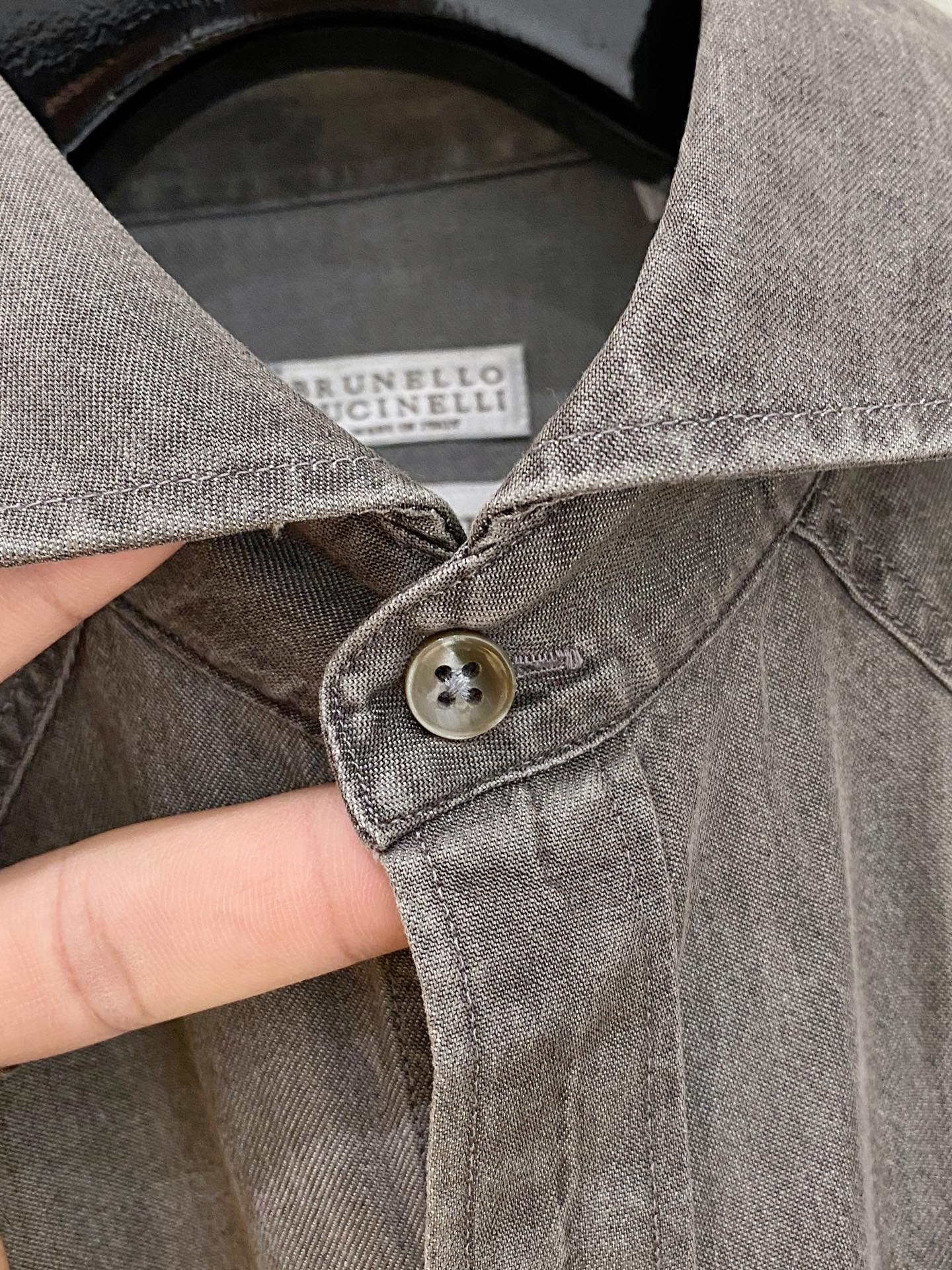 🌾退换🔥 强势上新，新款不断！！！新款衬衫，高级面料高级做工，顶级品质！！！S一XXLS穿125左右m穿