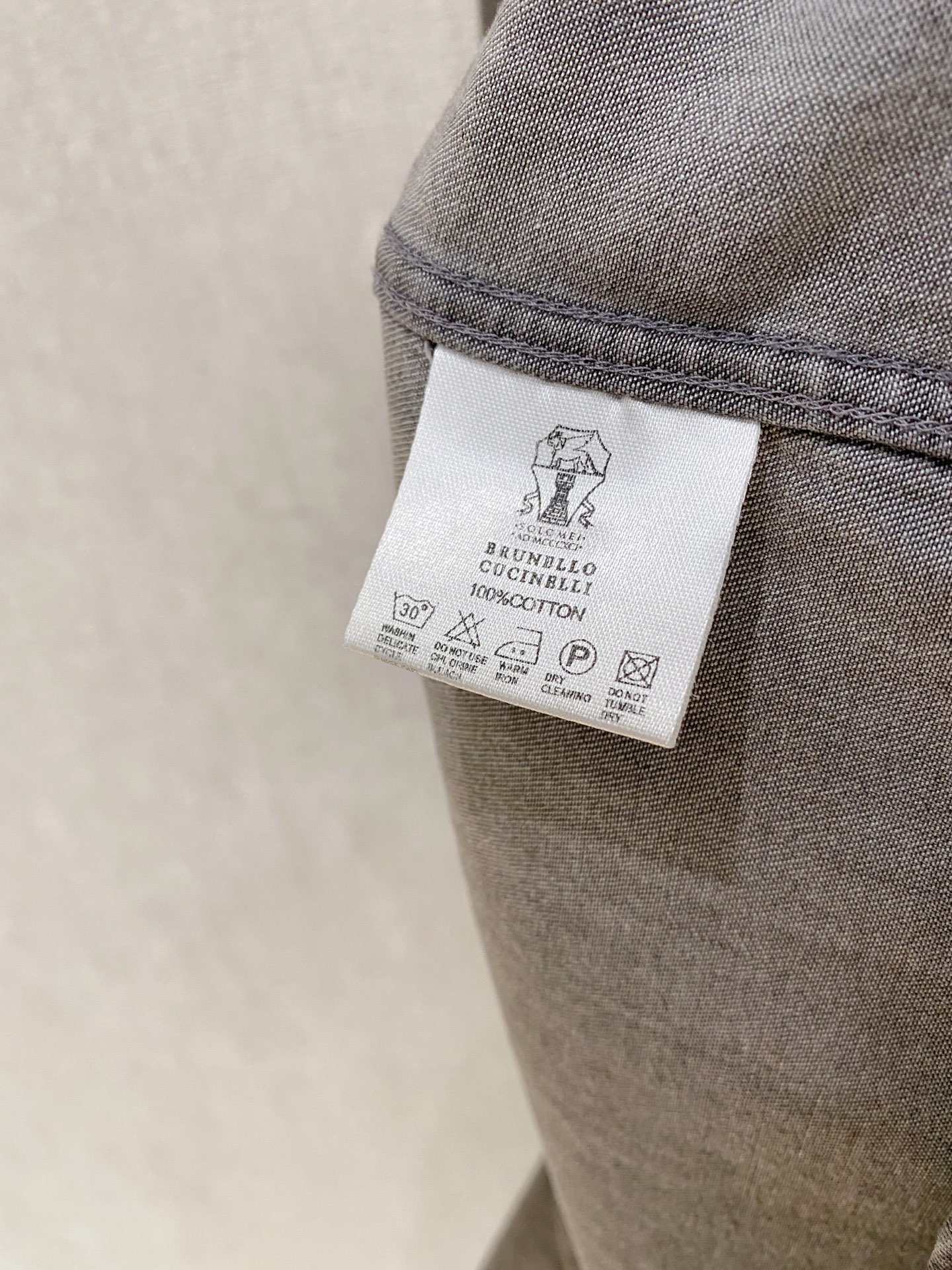 🌾退换🔥 强势上新，新款不断！！！新款衬衫，高级面料高级做工，顶级品质！！！S一XXLS穿125左右m穿