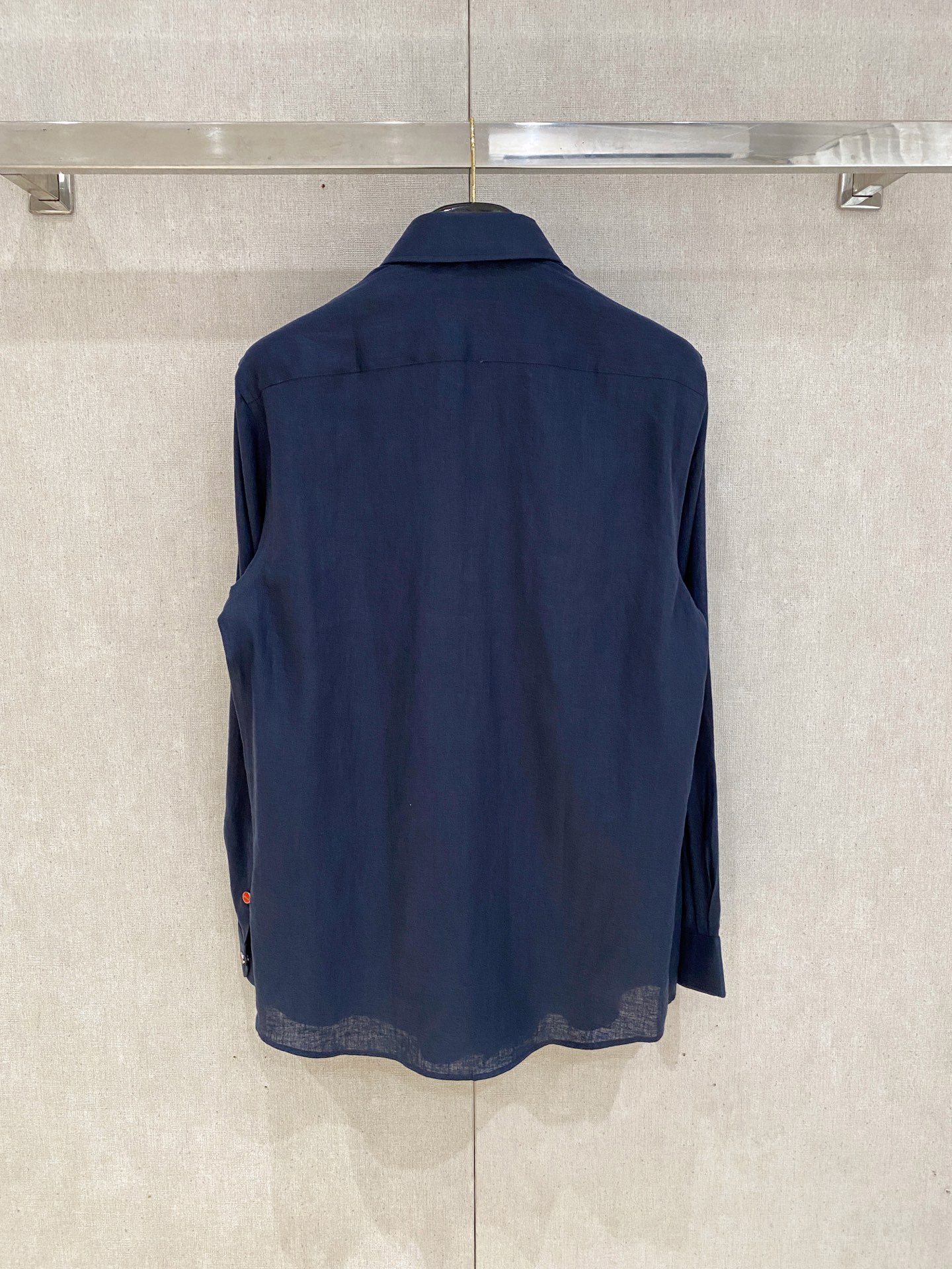 🌾退换🔥史诗级别的亚麻衬衫，独家巨献，胸前刺绣logo多色入荷。原汁原味100%亚麻面料衬衫，麻料以其独