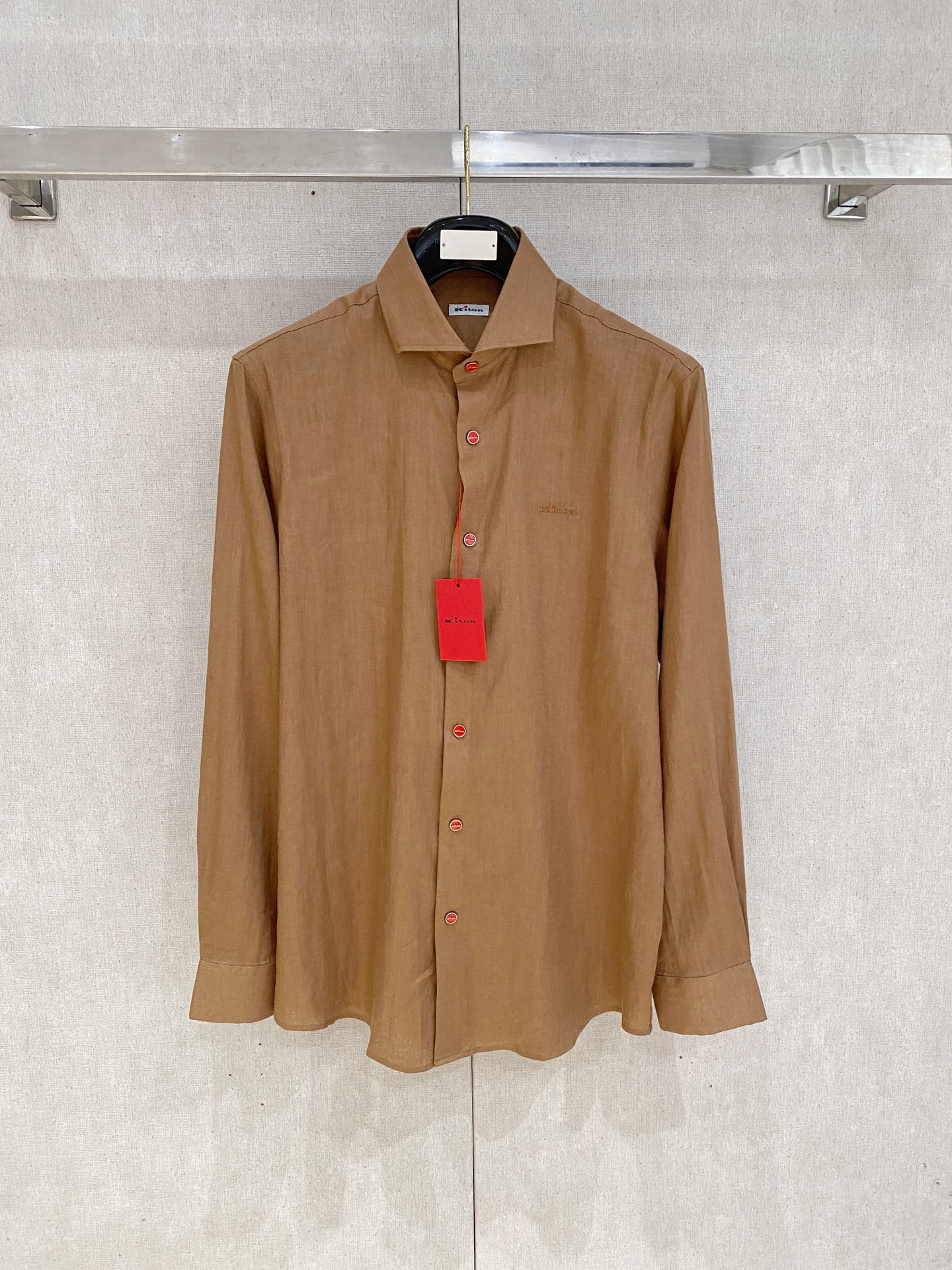 🌾退换🔥史诗级别的亚麻衬衫，独家巨献，胸前刺绣logo多色入荷。原汁原味100%亚麻面料衬衫，麻料以其独