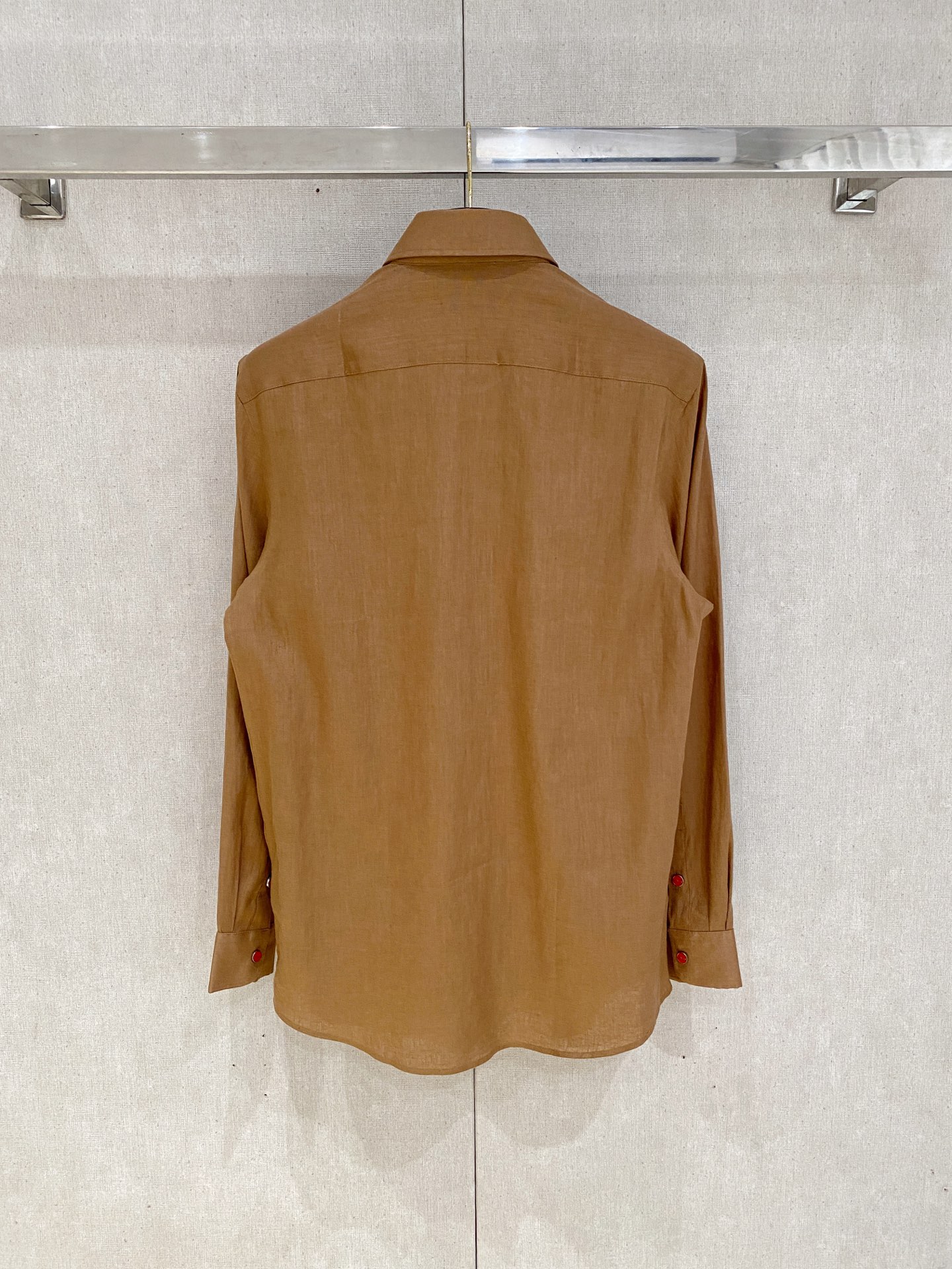 🌾退换🔥史诗级别的亚麻衬衫，独家巨献，胸前刺绣logo多色入荷。原汁原味100%亚麻面料衬衫，麻料以其独