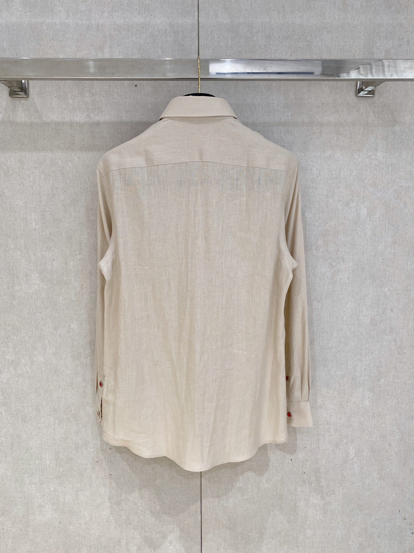 🌾退换🔥史诗级别的亚麻衬衫，独家巨献，胸前刺绣logo多色入荷。原汁原味100%亚麻面料衬衫，麻料以其独