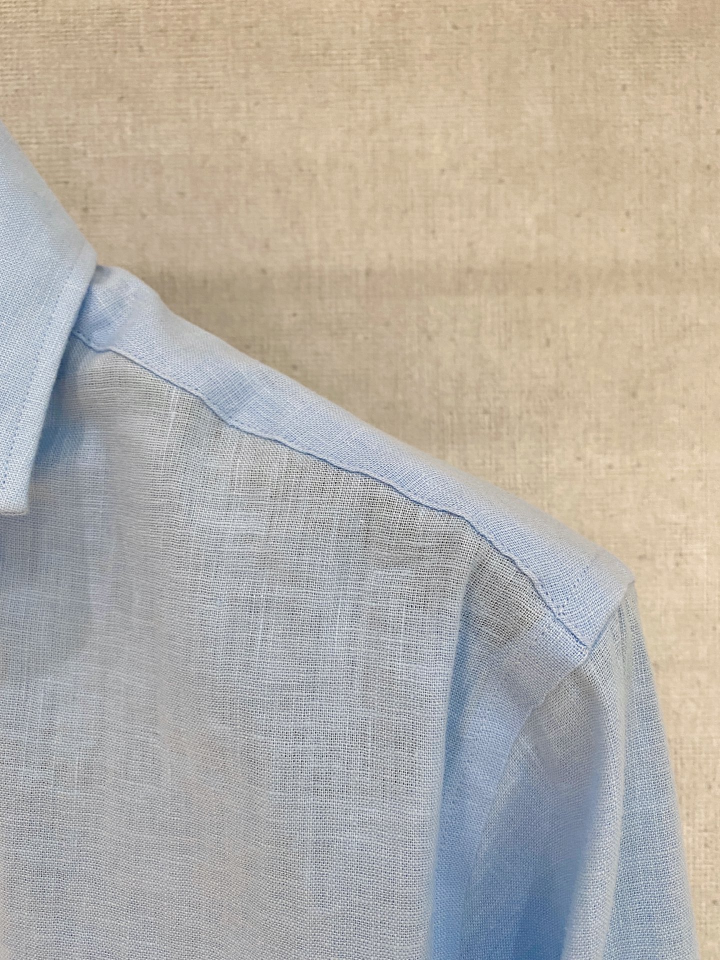 🌾退换🔥史诗级别的亚麻衬衫，独家巨献，胸前刺绣logo多色入荷。原汁原味100%亚麻面料衬衫，麻料以其独