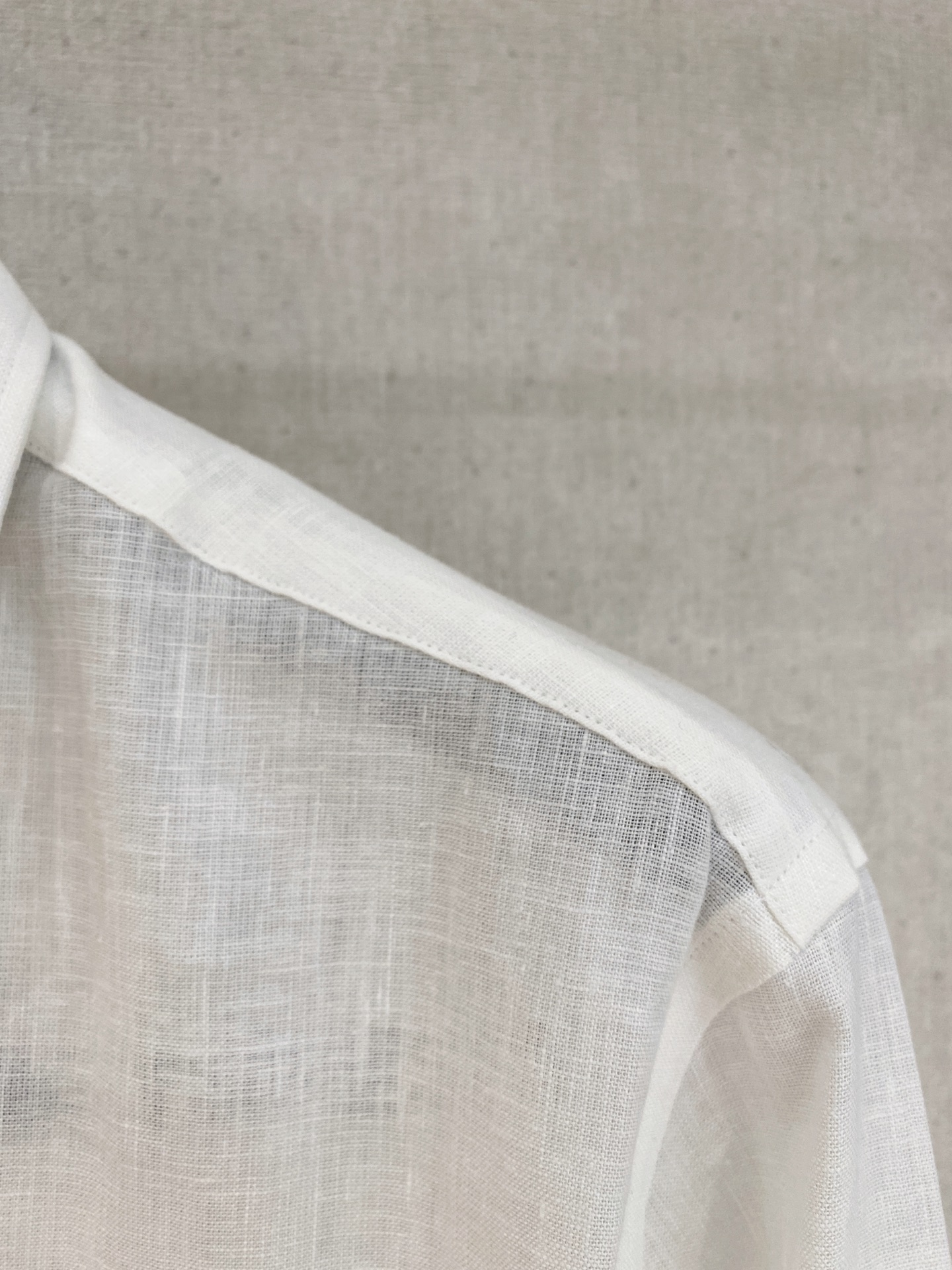 🌾退换🔥史诗级别的亚麻衬衫，独家巨献，胸前刺绣logo多色入荷。原汁原味100%亚麻面料衬衫，麻料以其独