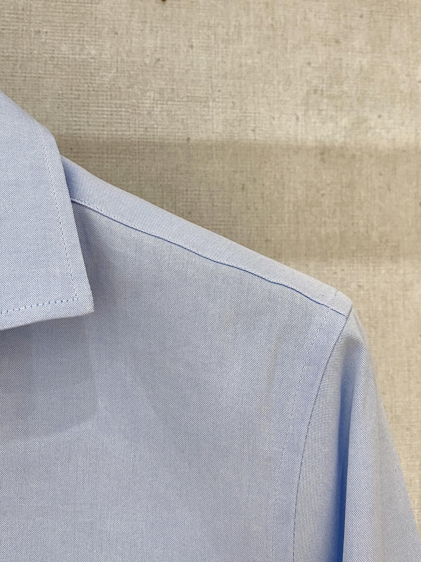 🌾退换🔥史诗级别的亚麻衬衫，独家巨献，胸前刺绣logo多色入荷。原汁原味100%亚麻面料衬衫，麻料以其独