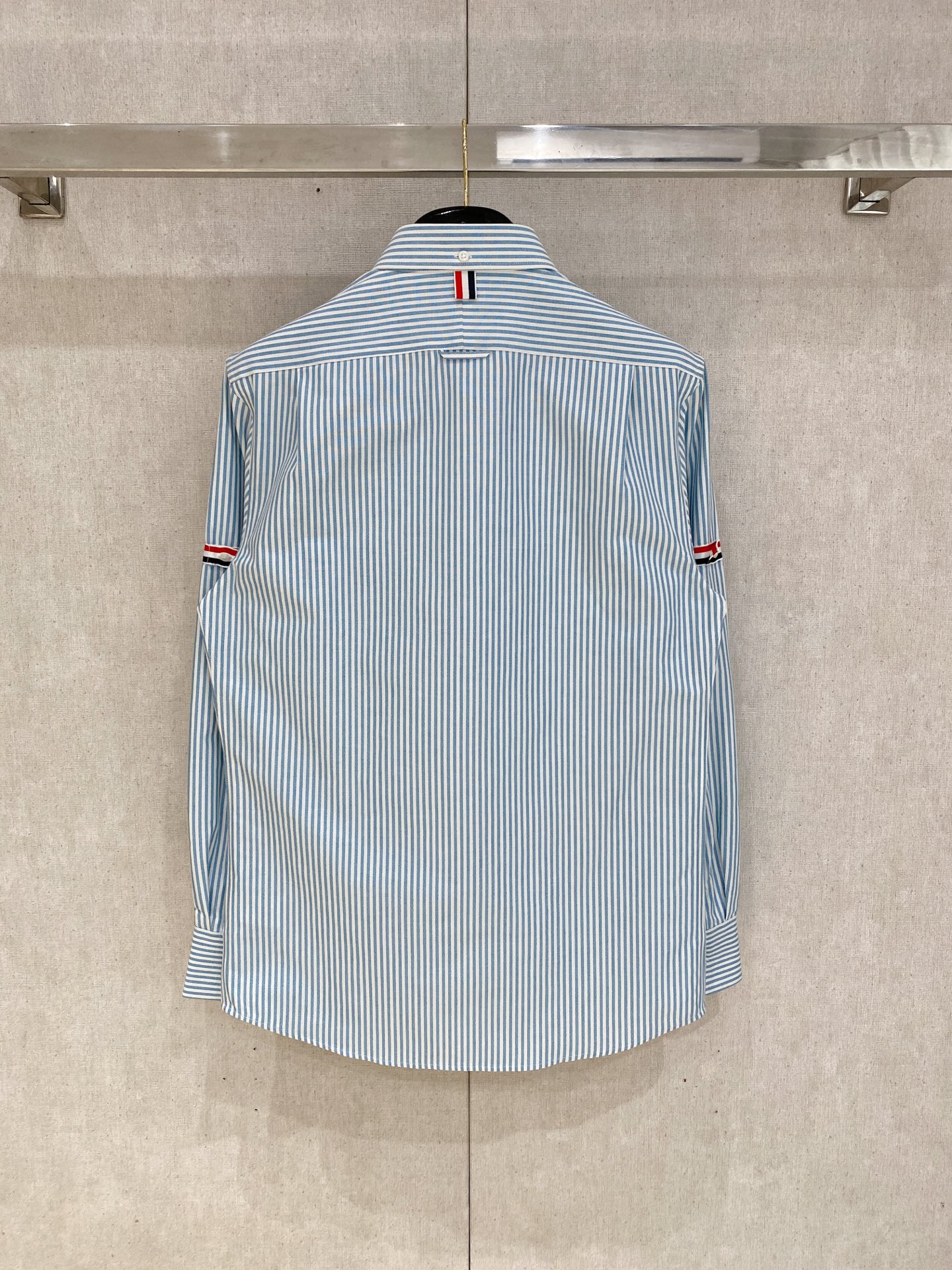 🌾退换🔥 强势上新，新款不断！！！新款衬衫，高级面料高级做工，顶级品质！！！S一XXLS穿125左右m穿