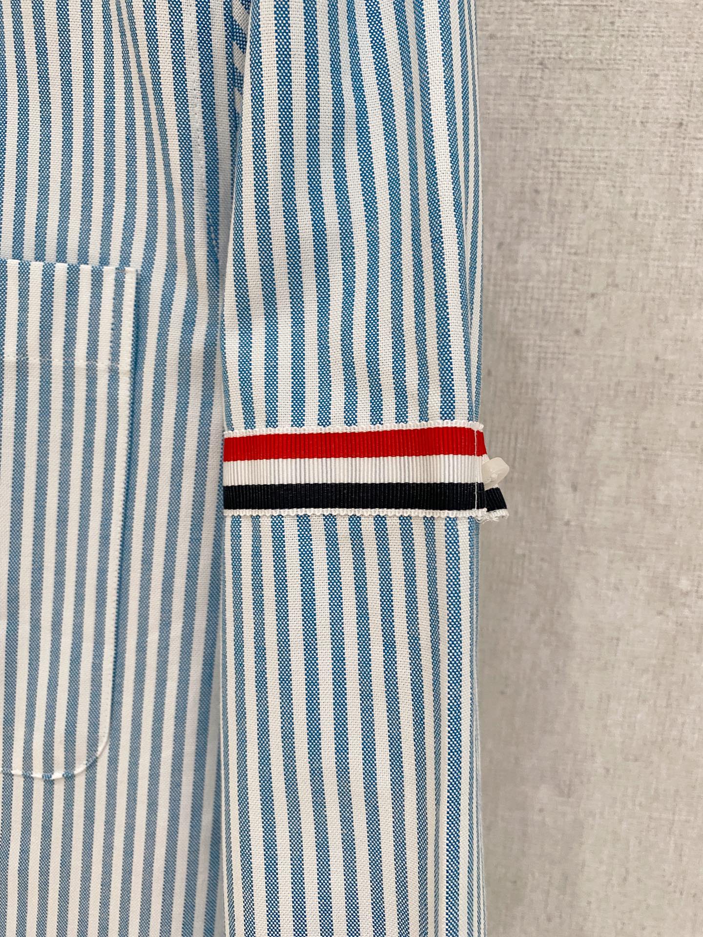 🌾退换🔥 强势上新，新款不断！！！新款衬衫，高级面料高级做工，顶级品质！！！S一XXLS穿125左右m穿