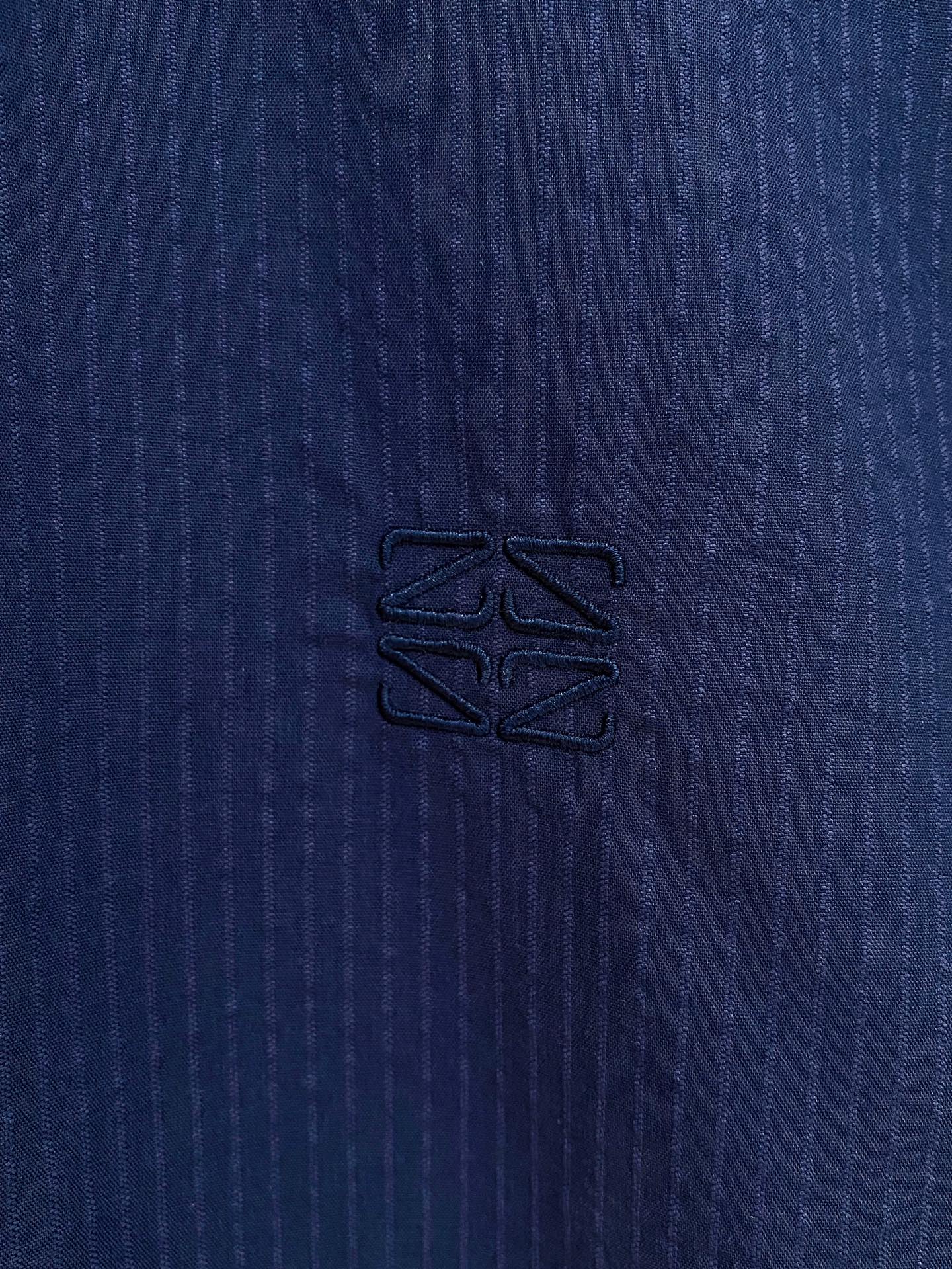 🌾退换🔥 强势上新，新款不断！！！新款衬衫，高级面料高级做工，顶级品质！！！S一XXLS穿125左右m穿