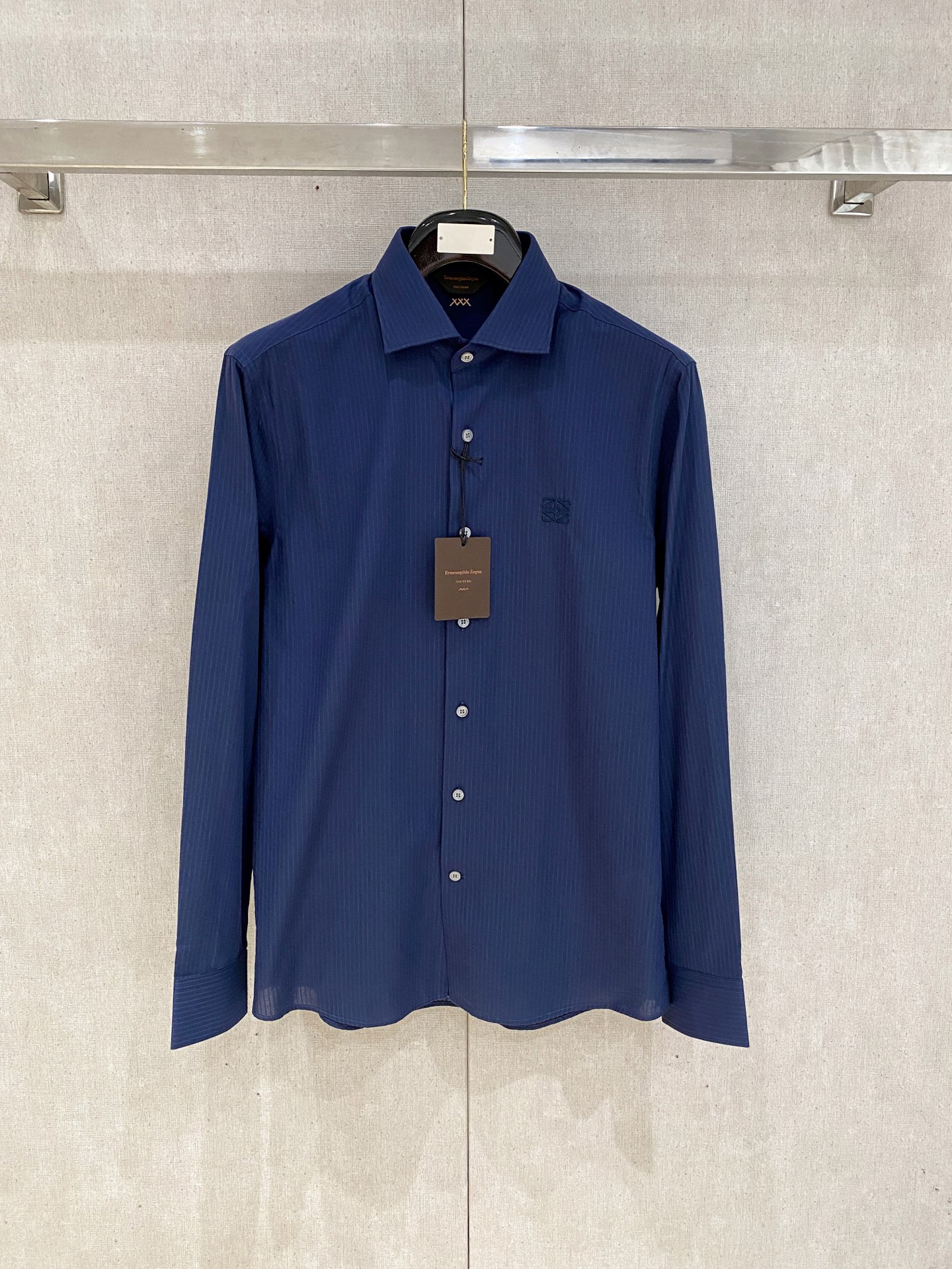 🌾退换🔥 强势上新，新款不断！！！新款衬衫，高级面料高级做工，顶级品质！！！S一XXLS穿125左右m穿