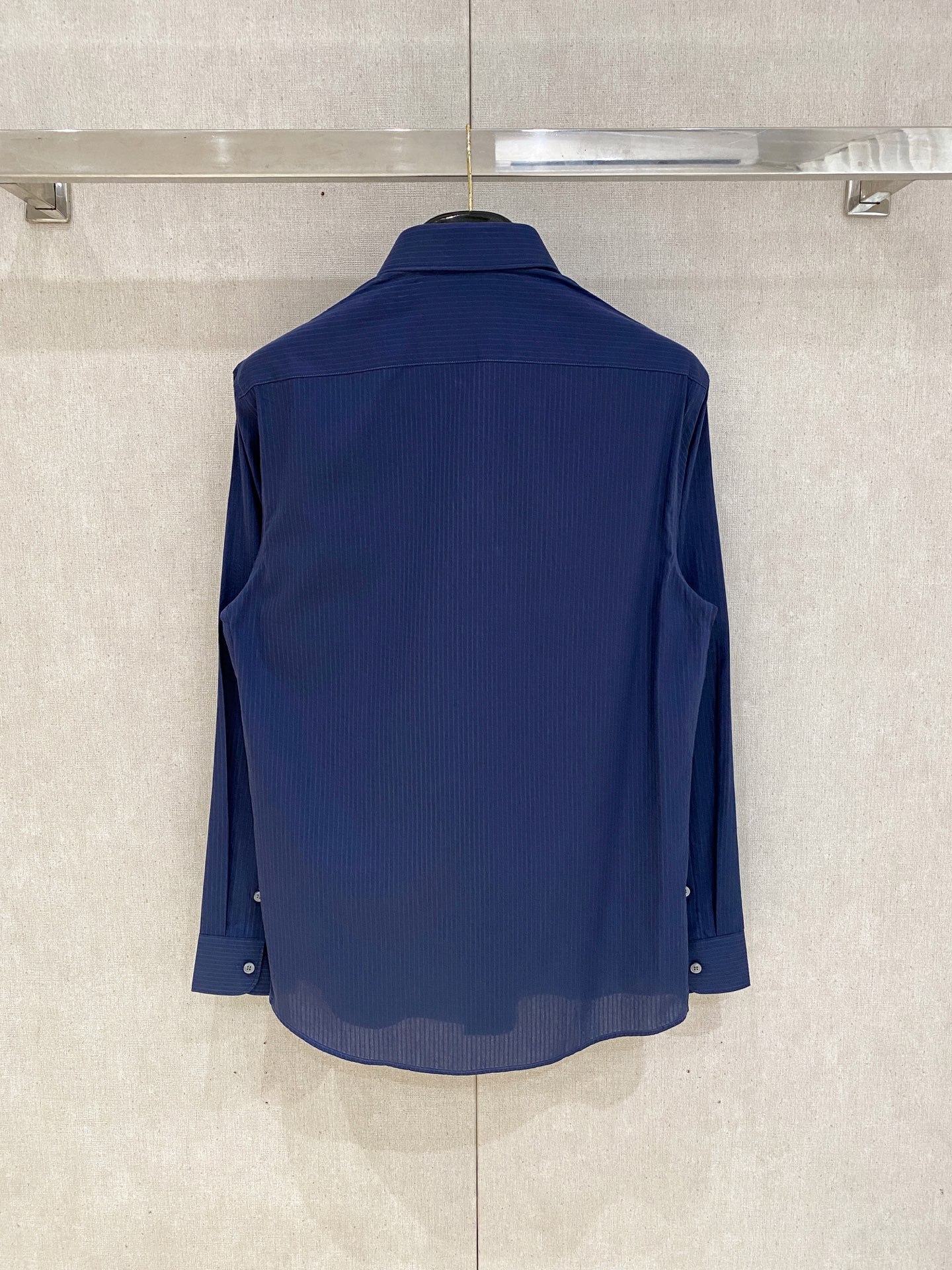 🌾退换🔥 强势上新，新款不断！！！新款衬衫，高级面料高级做工，顶级品质！！！S一XXLS穿125左右m穿