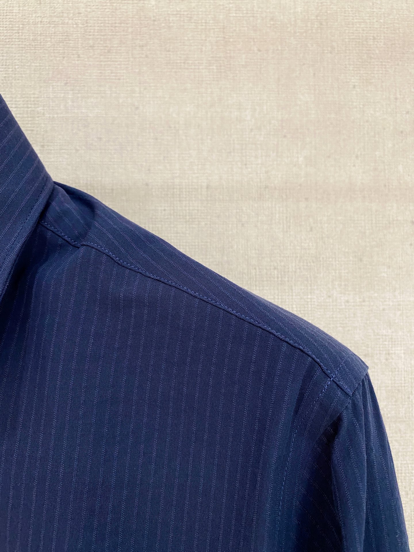 🌾退换🔥 强势上新，新款不断！！！新款衬衫，高级面料高级做工，顶级品质！！！S一XXLS穿125左右m穿