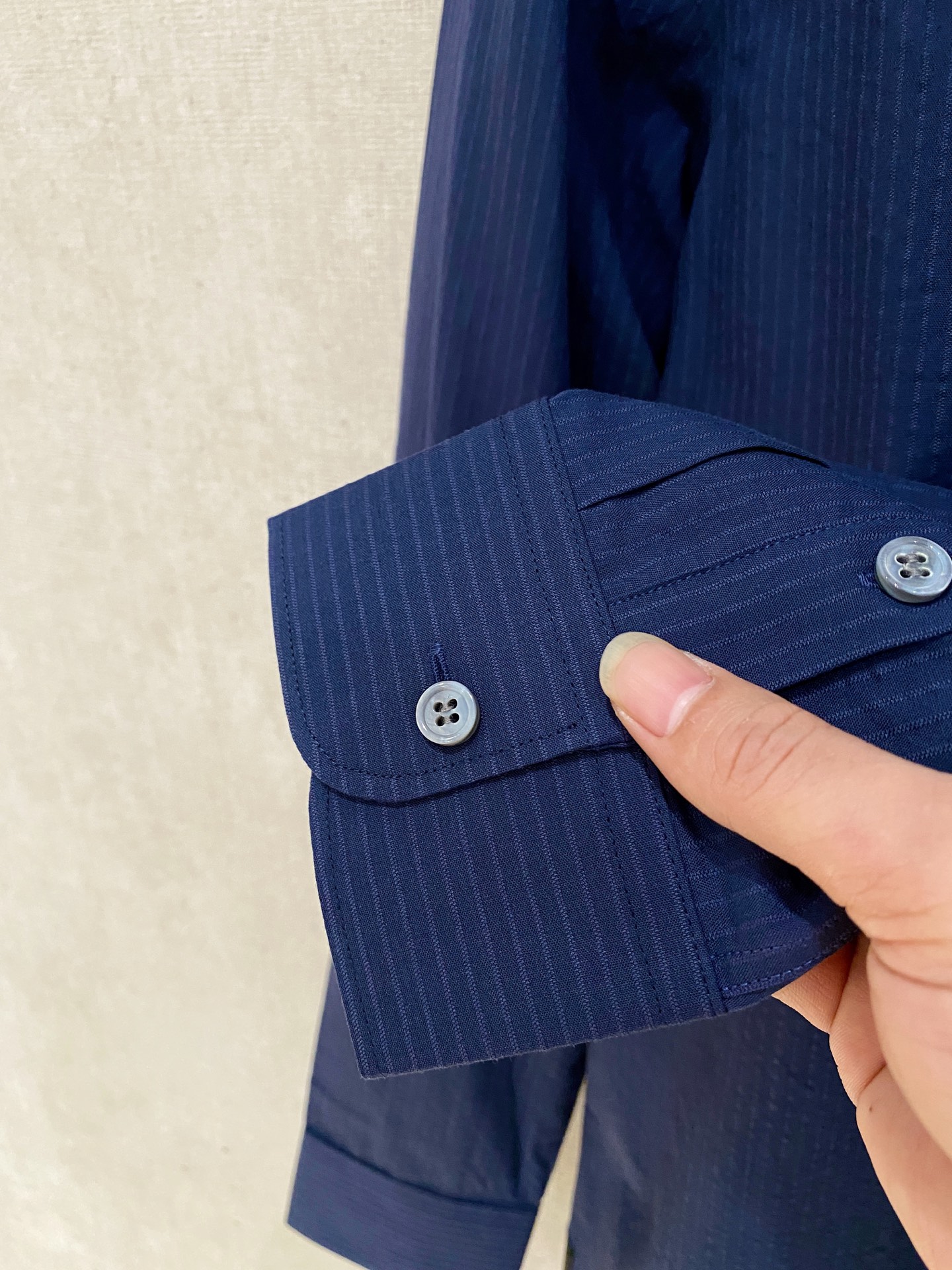 🌾退换🔥 强势上新，新款不断！！！新款衬衫，高级面料高级做工，顶级品质！！！S一XXLS穿125左右m穿