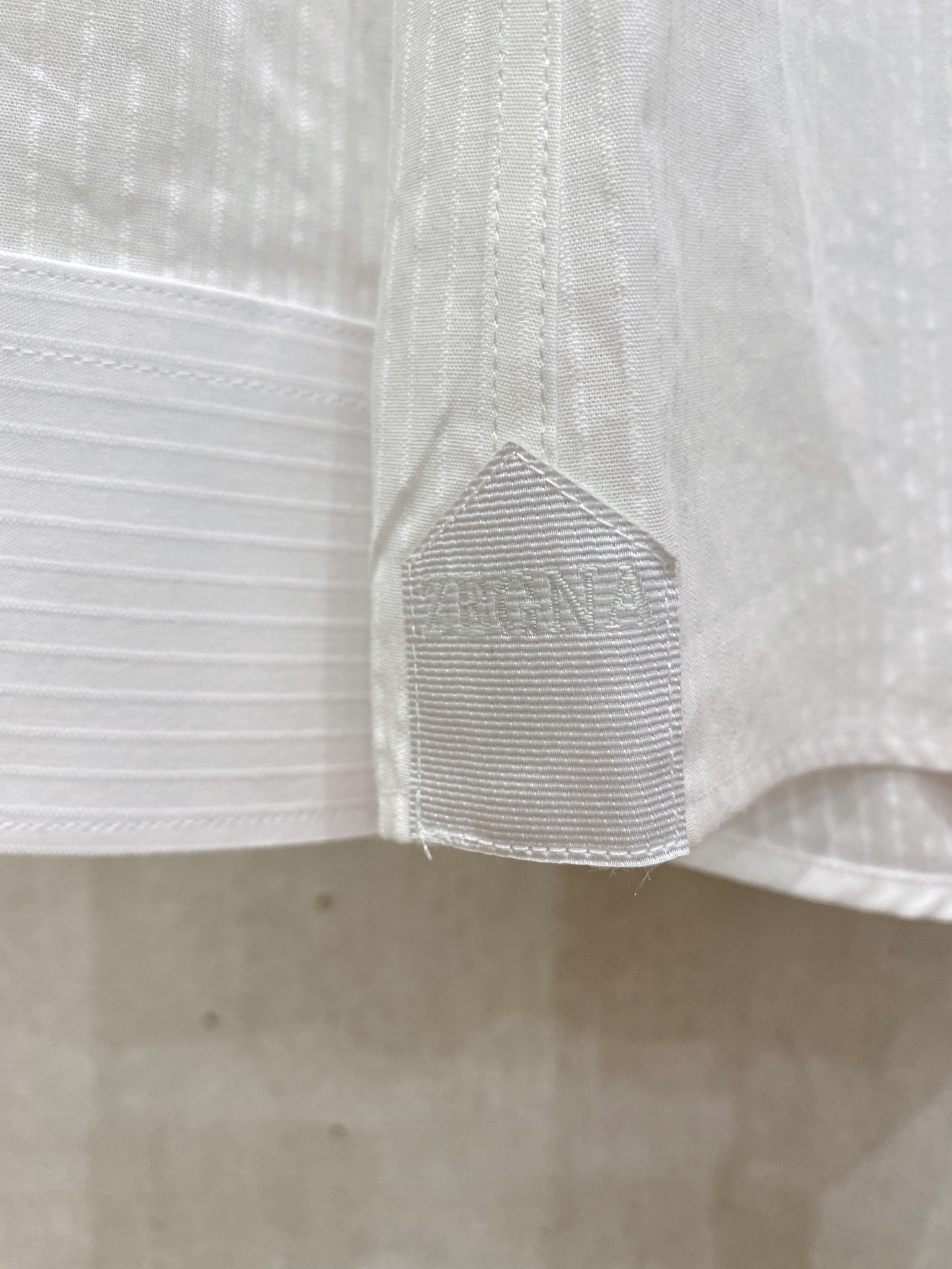 🌾退换🔥 强势上新，新款不断！！！新款衬衫，高级面料高级做工，顶级品质！！！S一XXLS穿125左右m穿