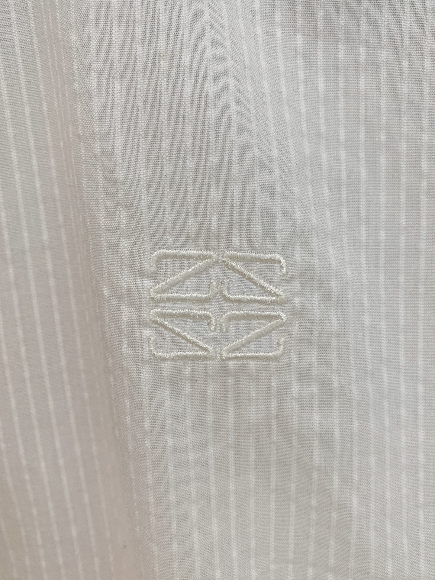 🌾退换🔥 强势上新，新款不断！！！新款衬衫，高级面料高级做工，顶级品质！！！S一XXLS穿125左右m穿