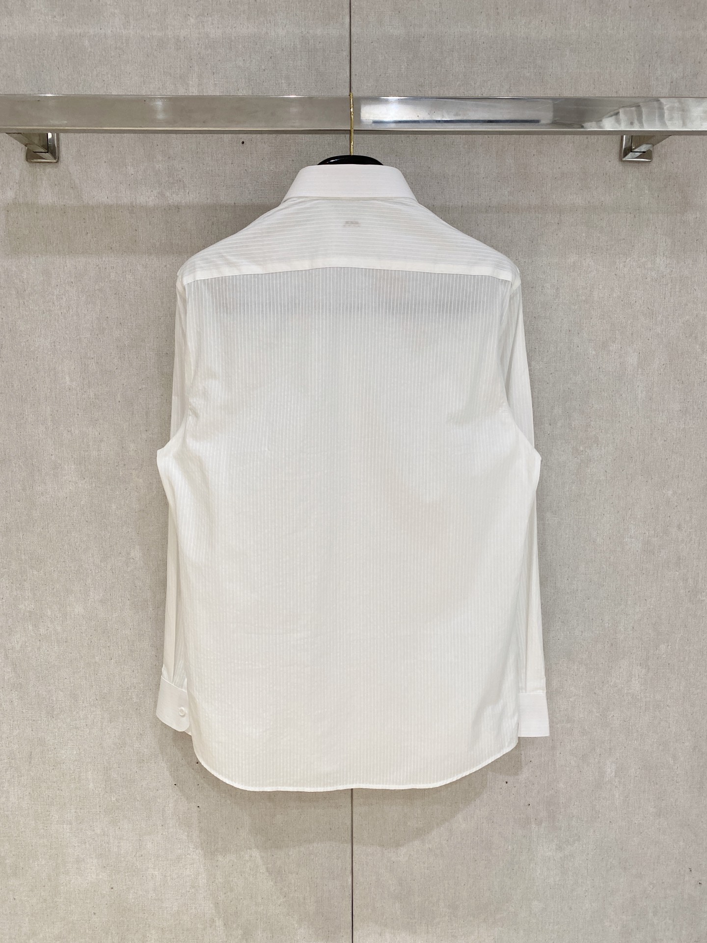 🌾退换🔥 强势上新，新款不断！！！新款衬衫，高级面料高级做工，顶级品质！！！S一XXLS穿125左右m穿