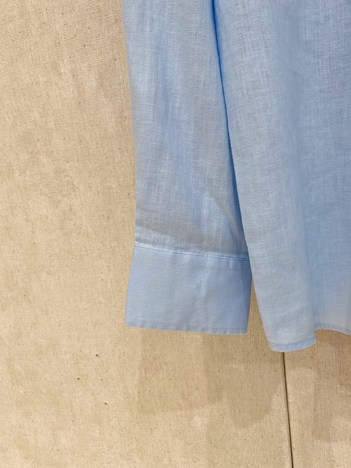 🌾退换🔥史诗级别的亚麻衬衫，独家巨献，胸前刺绣logo多色入荷。原汁原味100%亚麻面料衬衫，麻料以其独