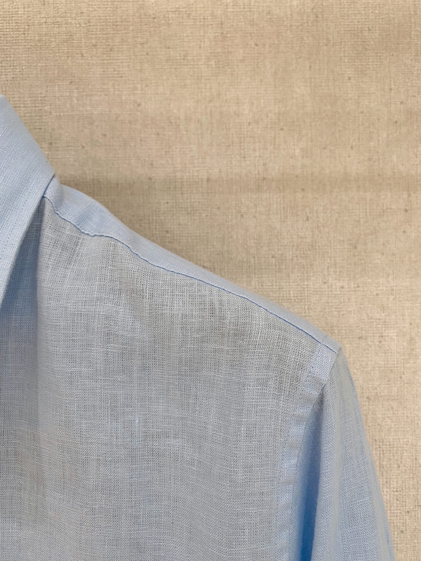 🌾退换🔥史诗级别的亚麻衬衫，独家巨献，胸前刺绣logo多色入荷。原汁原味100%亚麻面料衬衫，麻料以其独