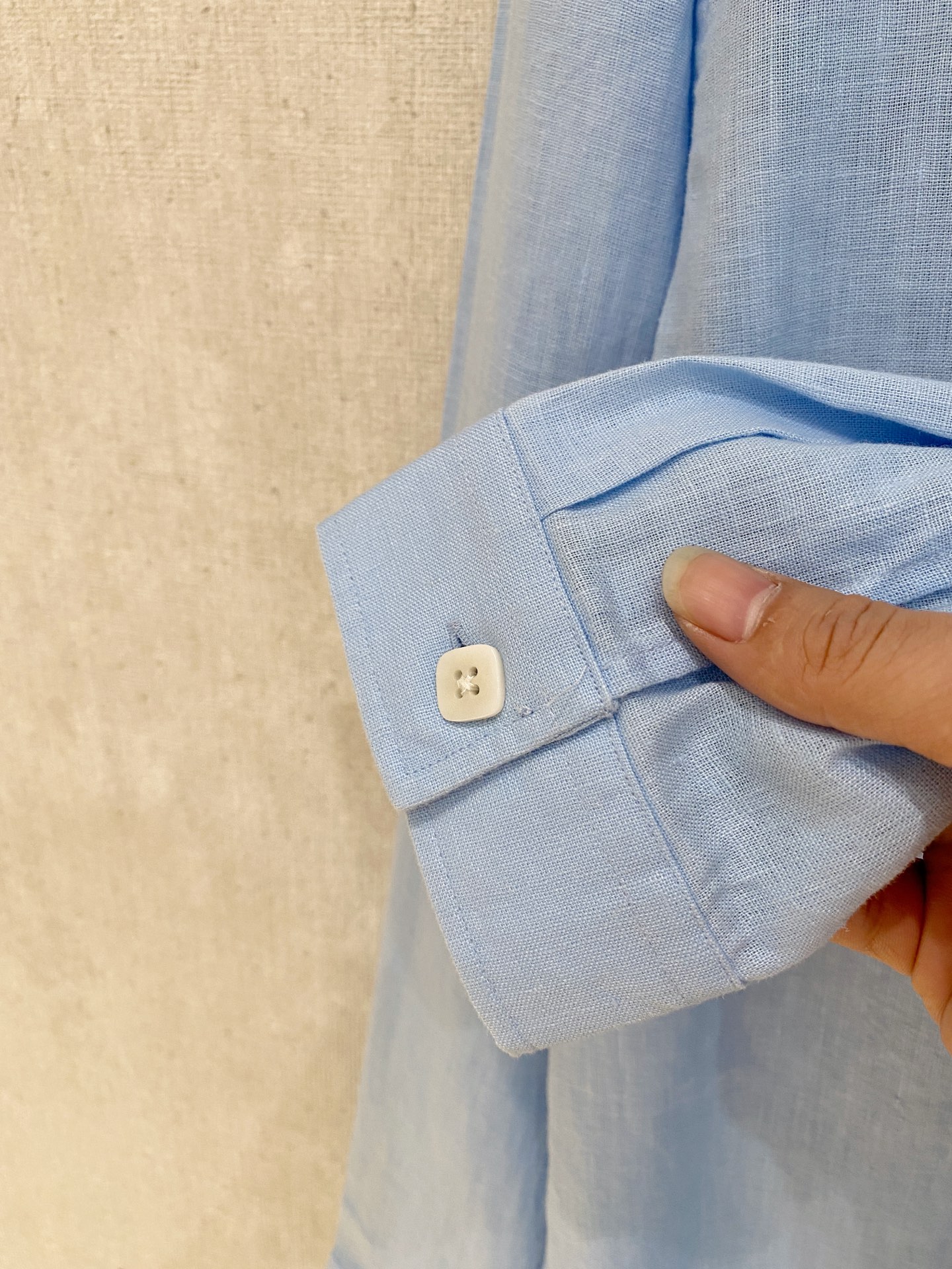 🌾退换🔥史诗级别的亚麻衬衫，独家巨献，胸前刺绣logo多色入荷。原汁原味100%亚麻面料衬衫，麻料以其独