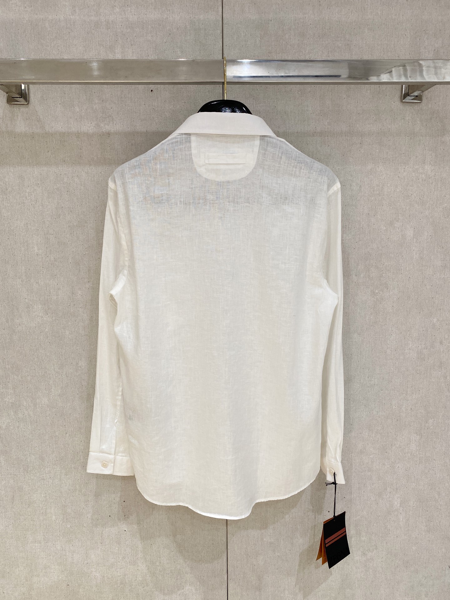 🌾退换🔥史诗级别的亚麻衬衫，独家巨献，胸前刺绣logo多色入荷。原汁原味100%亚麻面料衬衫，麻料以其独