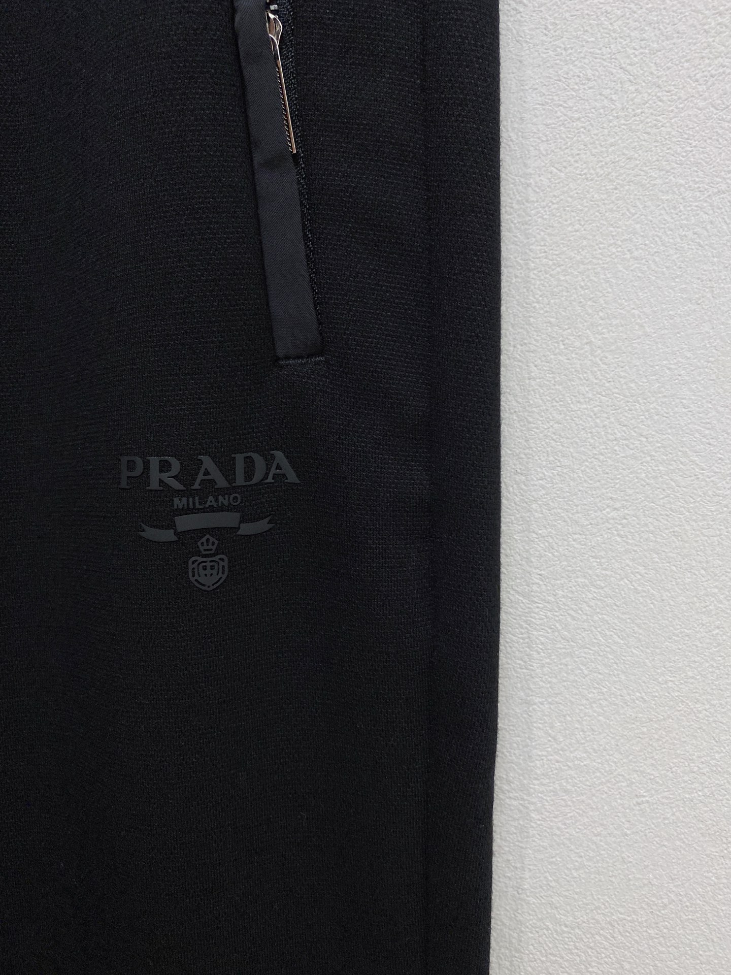 🇫🇷PRADA 原单休闲裤 2025新品，原版休闲裤 原版重工打造，品牌经典LOGO设计，三标齐全！原版