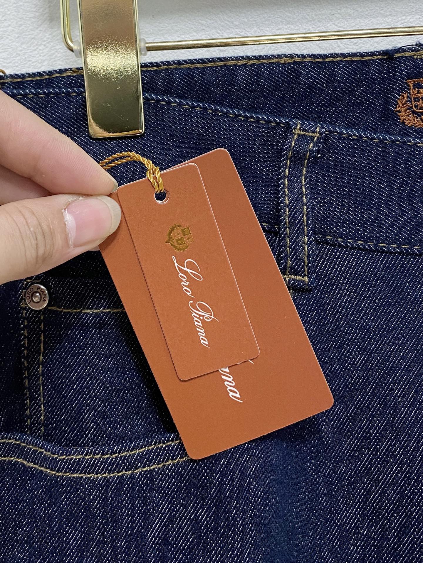 🇫🇷lP🆕 原单牛仔裤 2025新品，原版牛仔裤 原版重工打造，品牌经典LOGO设计，三标齐全！原版五金
